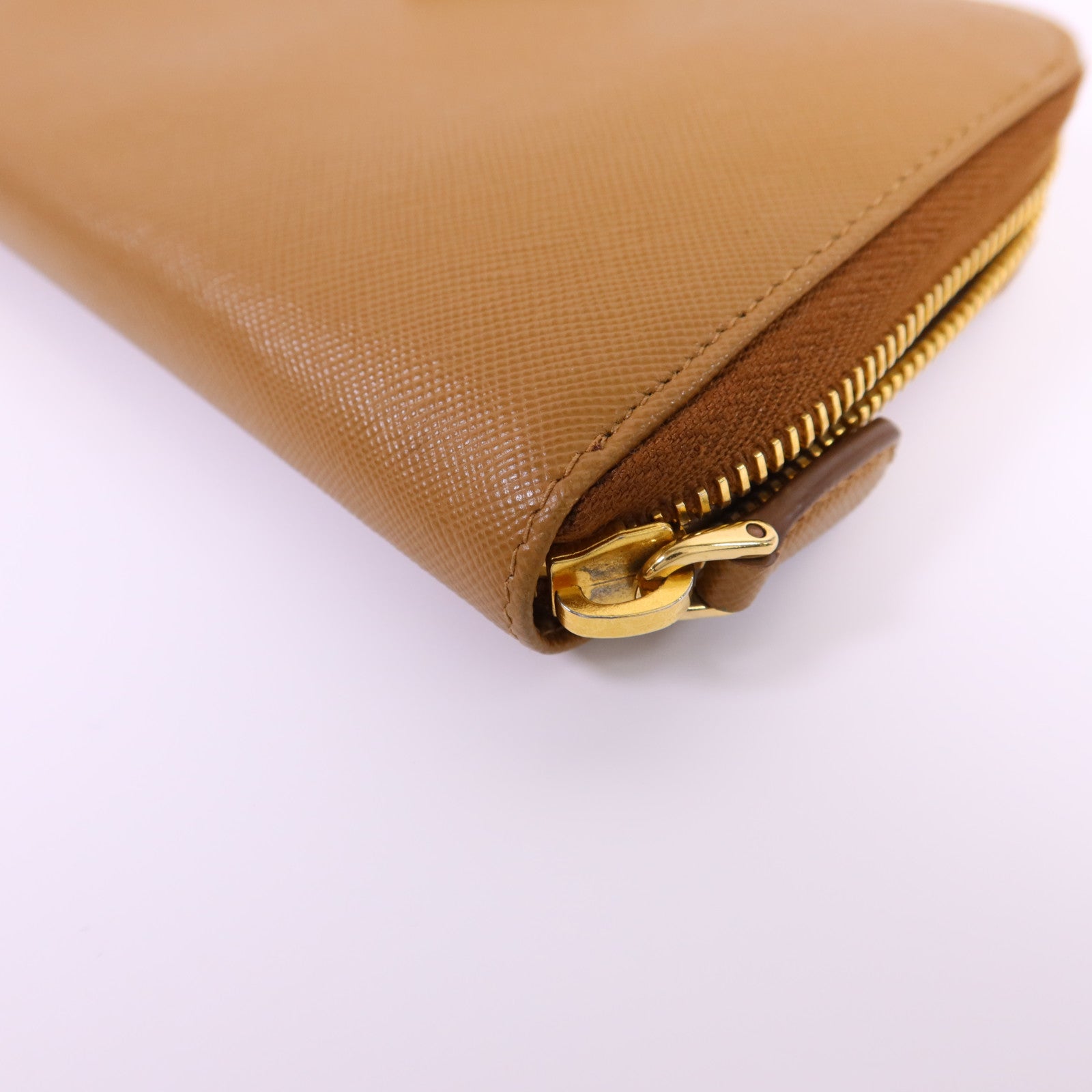 PRADA Saffiano皮革Long Round Wallet金扣長錢包