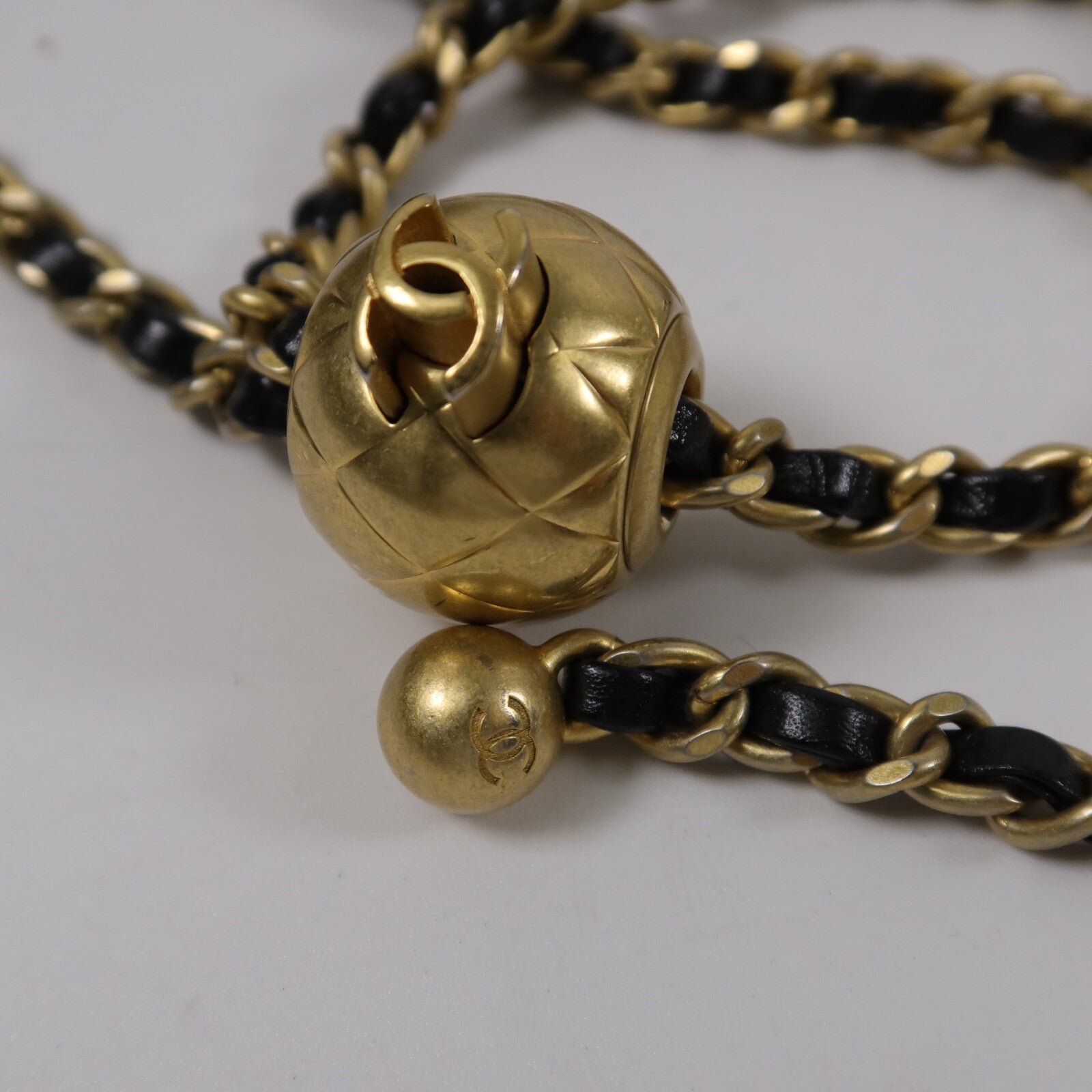 CHANEL 羊皮皮革Mini Classic 20 Gold Ball鏈帶肩背袋