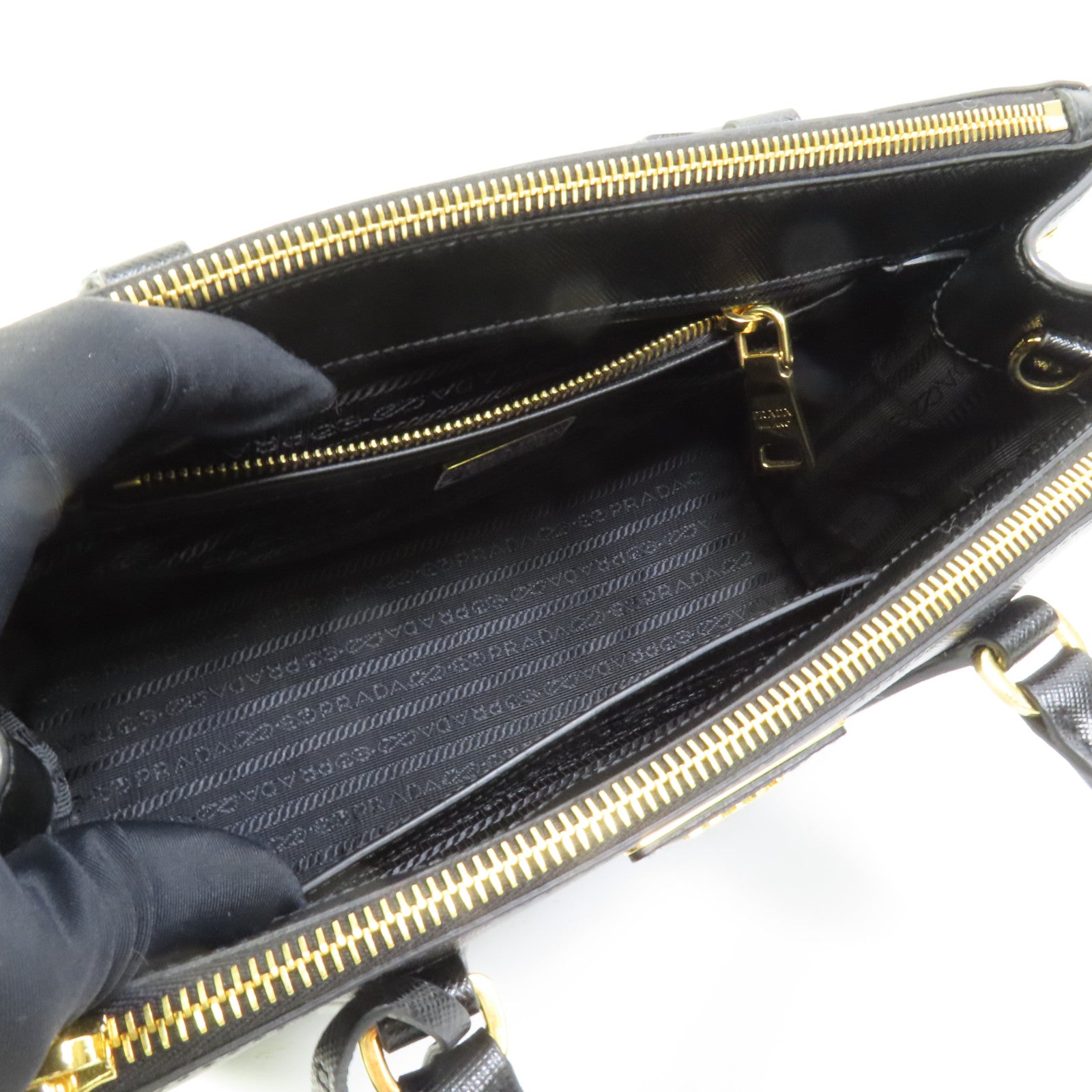 PRADA Saffiano皮革2Way Bag金扣手挽肩背兩用袋