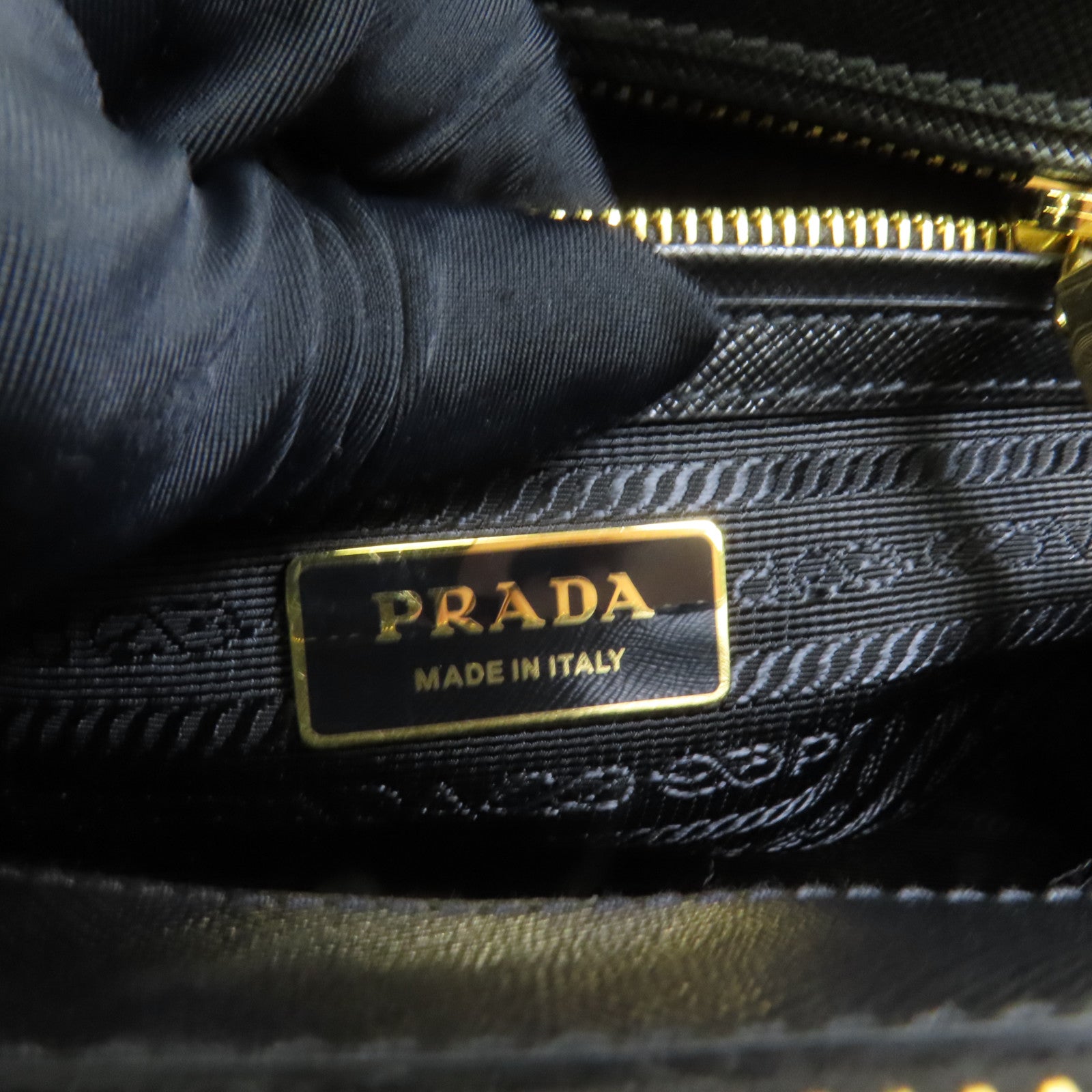 PRADA Saffiano皮革2Way Bag金扣手挽肩背兩用袋
