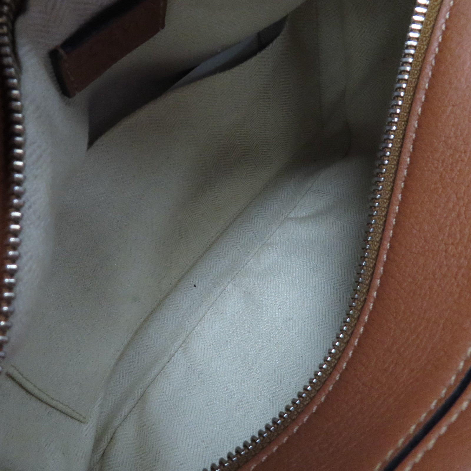 LOEWE 牛皮皮革Puzzle銀扣手挽肩背兩用袋啡色