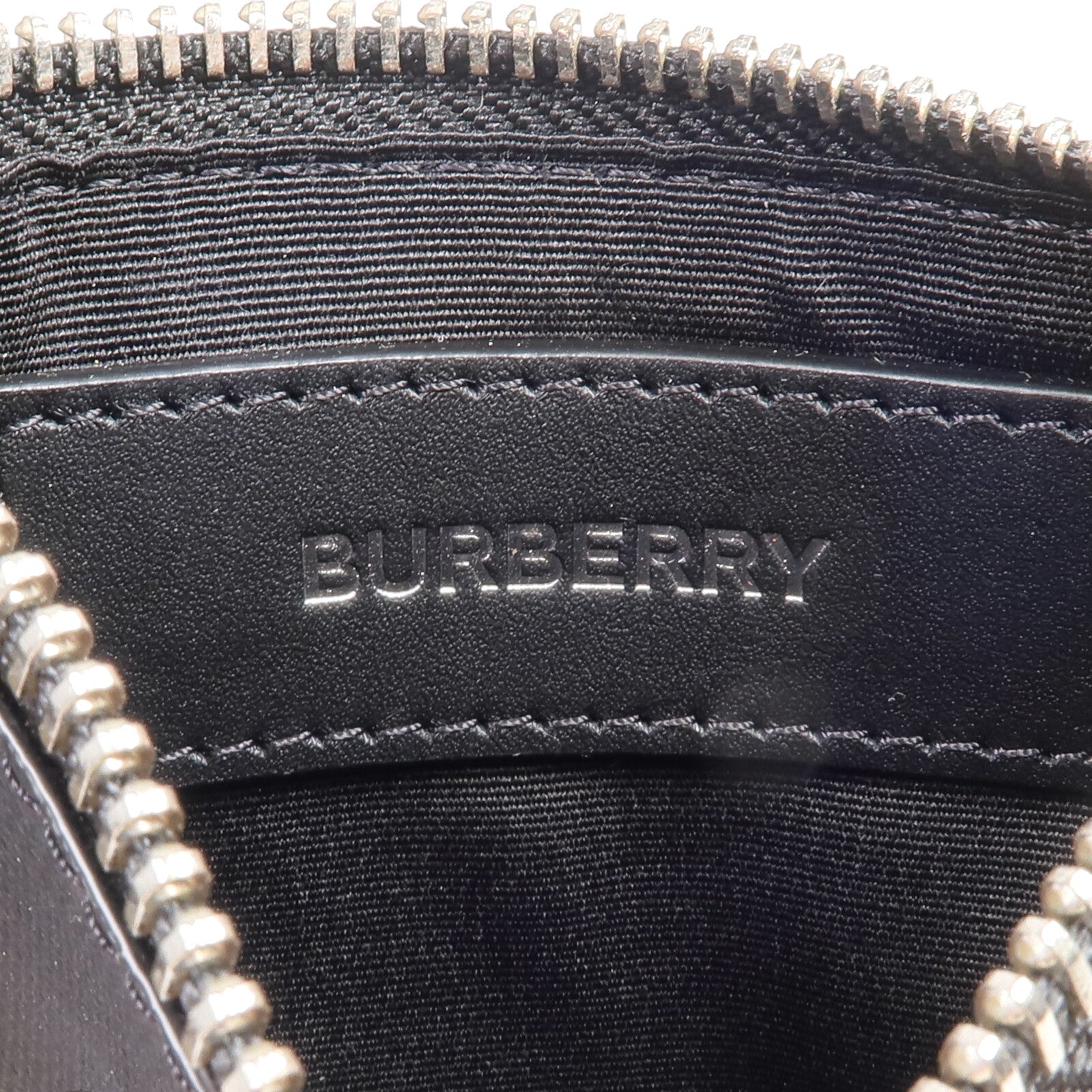BURBERRY 塗層帆布Pouch銀扣手拿包