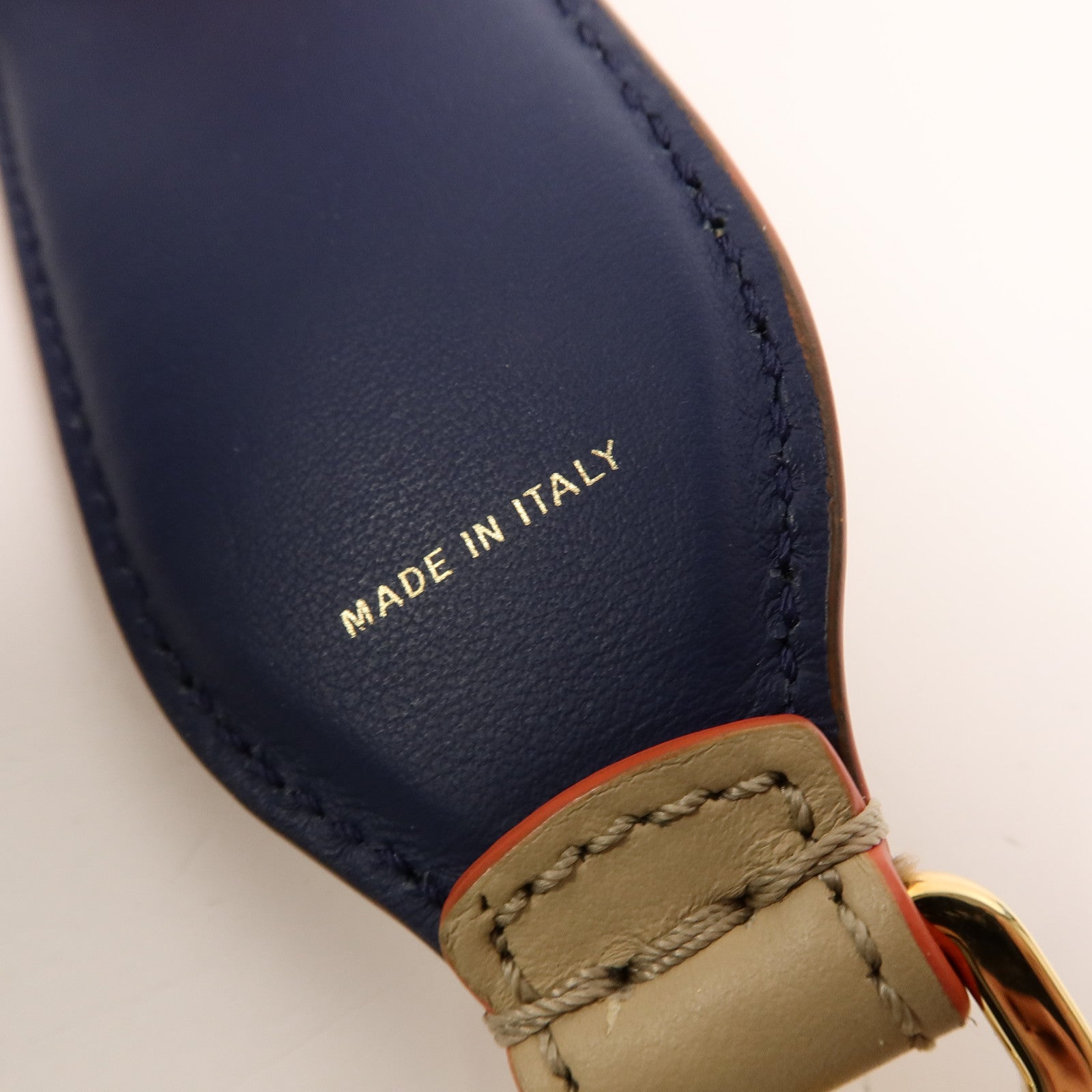 FENDI 牛皮皮革Strap You Strap肩背帶