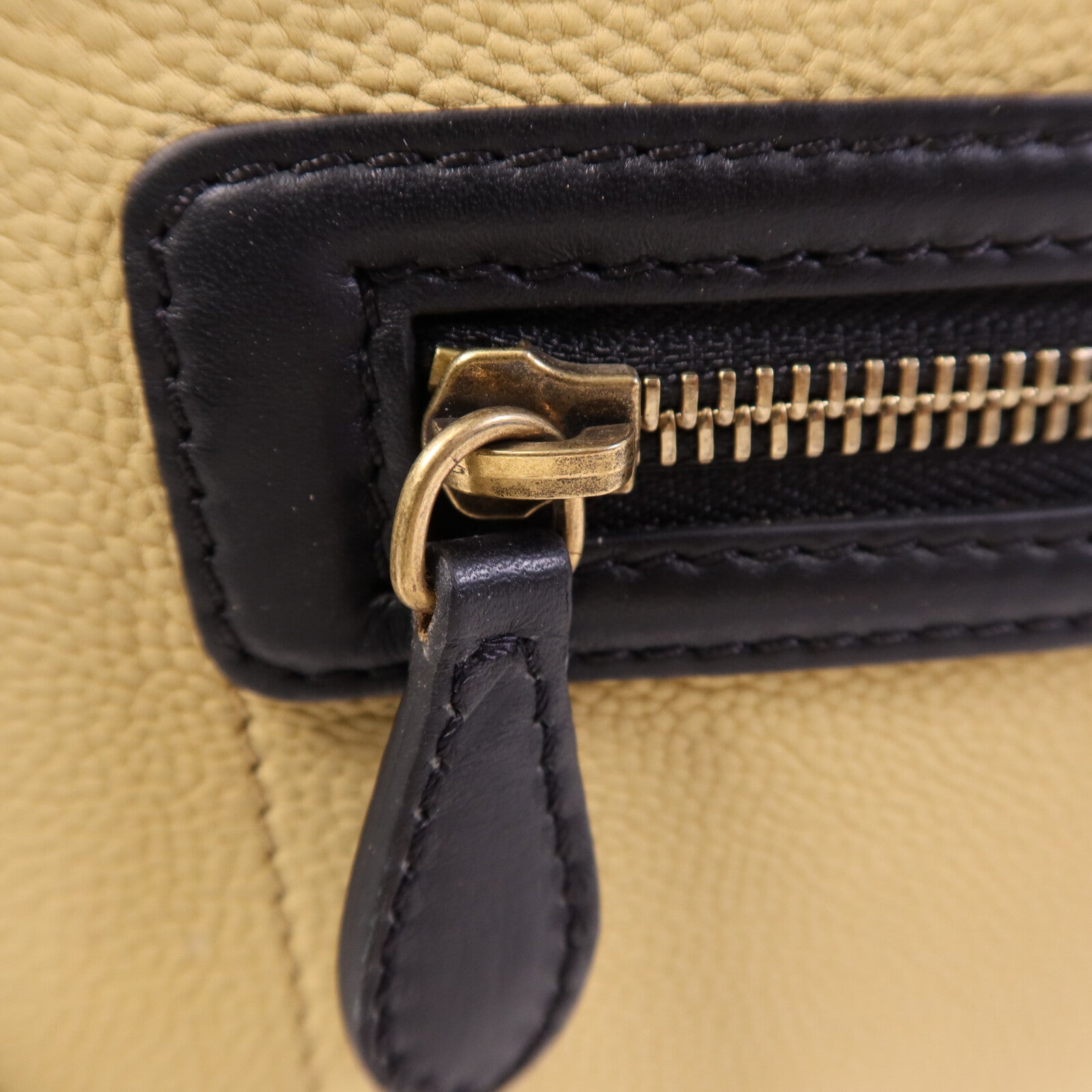 CELINE 牛皮皮革Mini Luggage金扣手挽袋