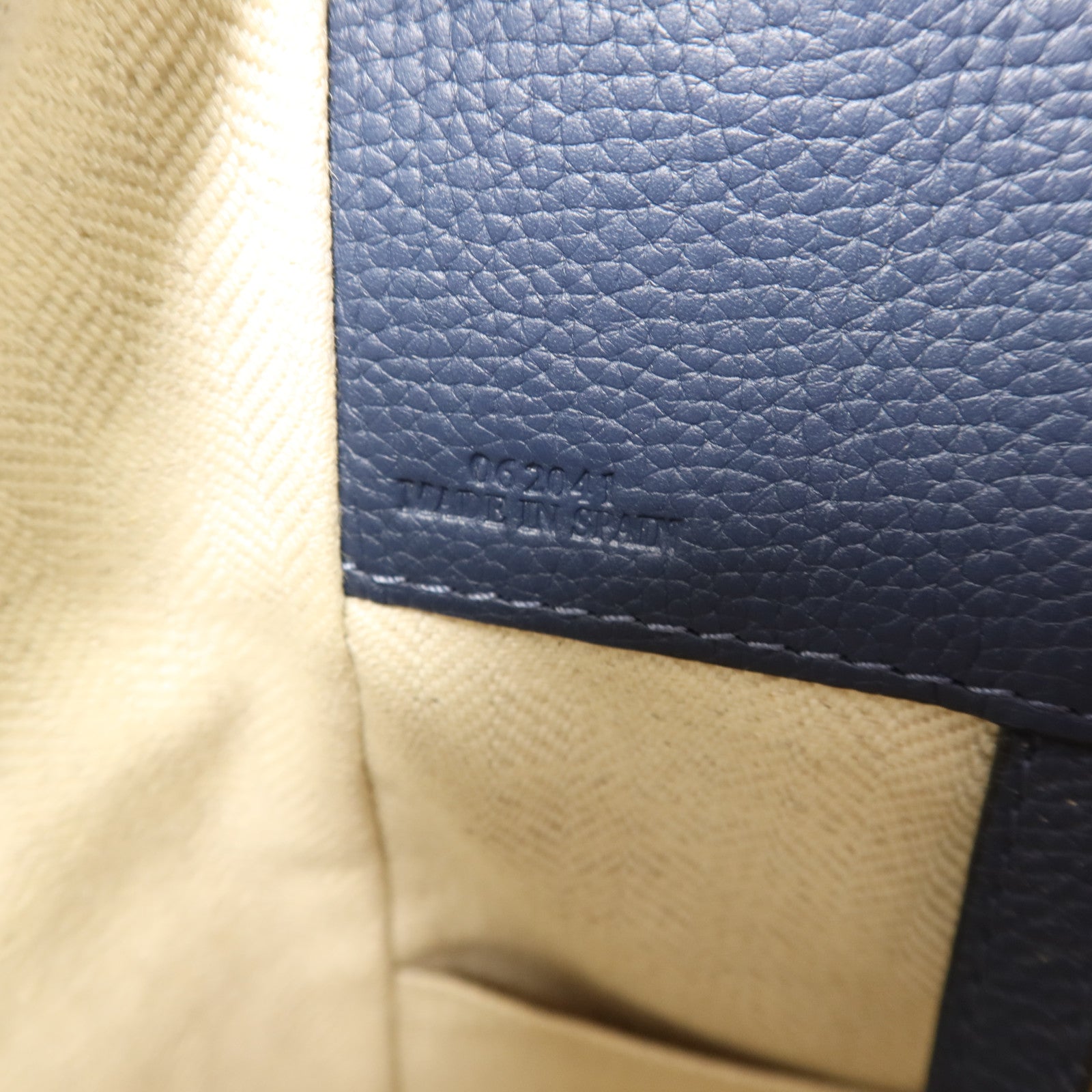 LOEWE 牛皮皮革Compact Hammock金扣手挽肩背兩用袋