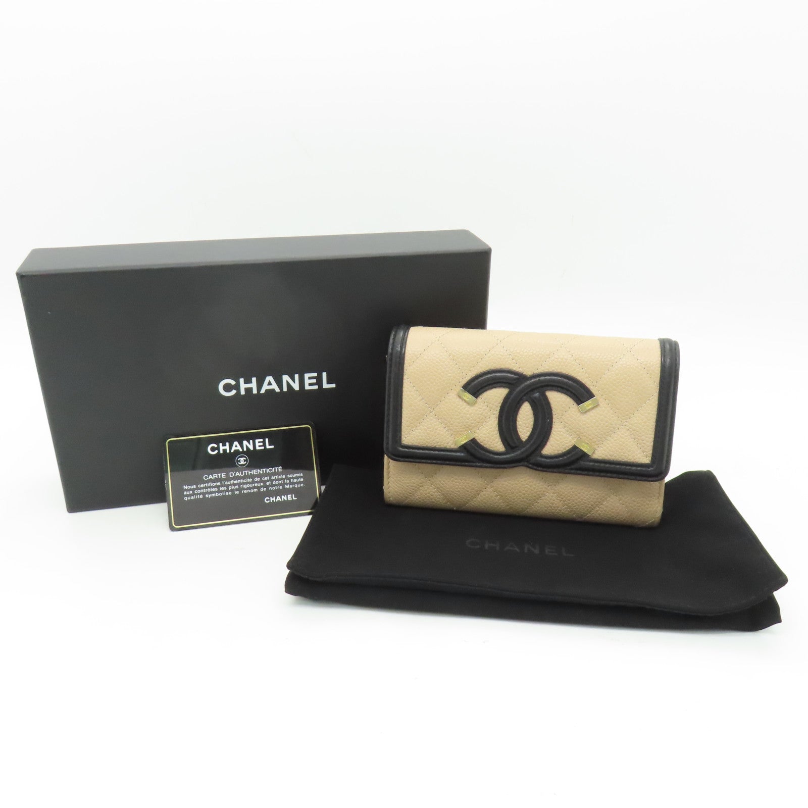 CHANEL 【激減優惠】菱格Caviar皮革Wallet金扣長錢包米色/黑色