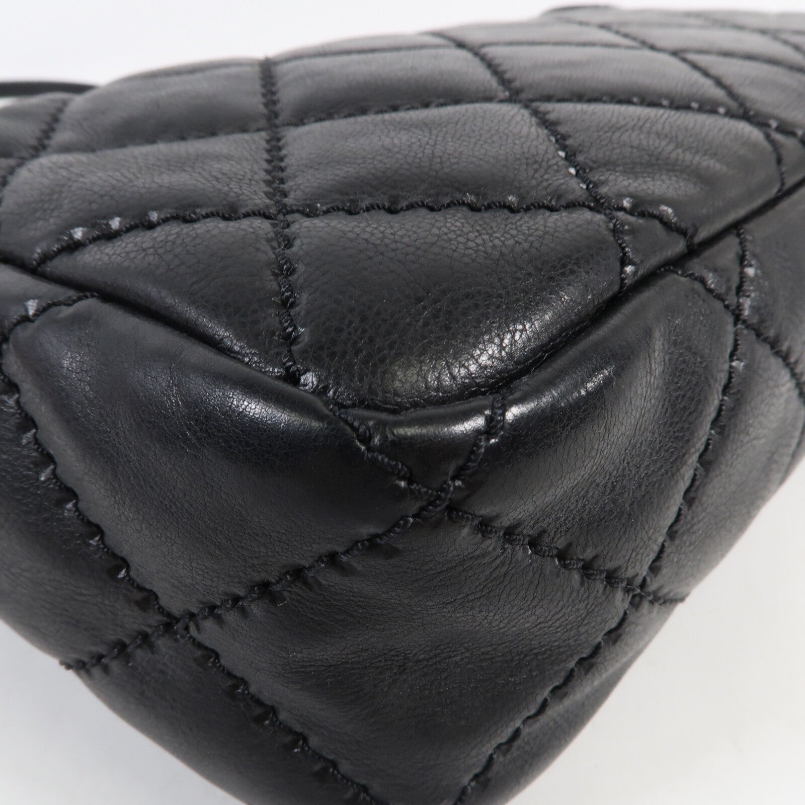 CHANEL 牛皮皮革Chain Shoulder金扣鏈帶肩背袋