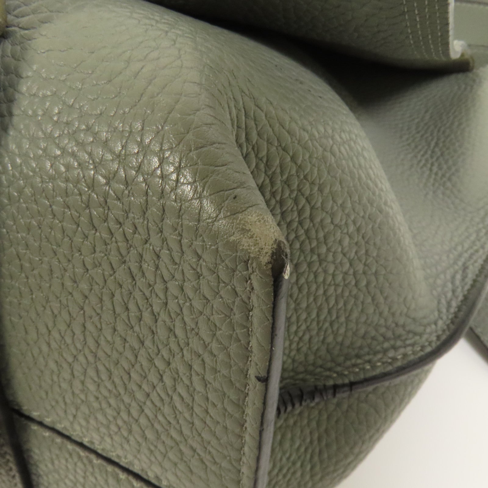 LOEWE 牛皮皮革Military Messenger銀扣肩背袋