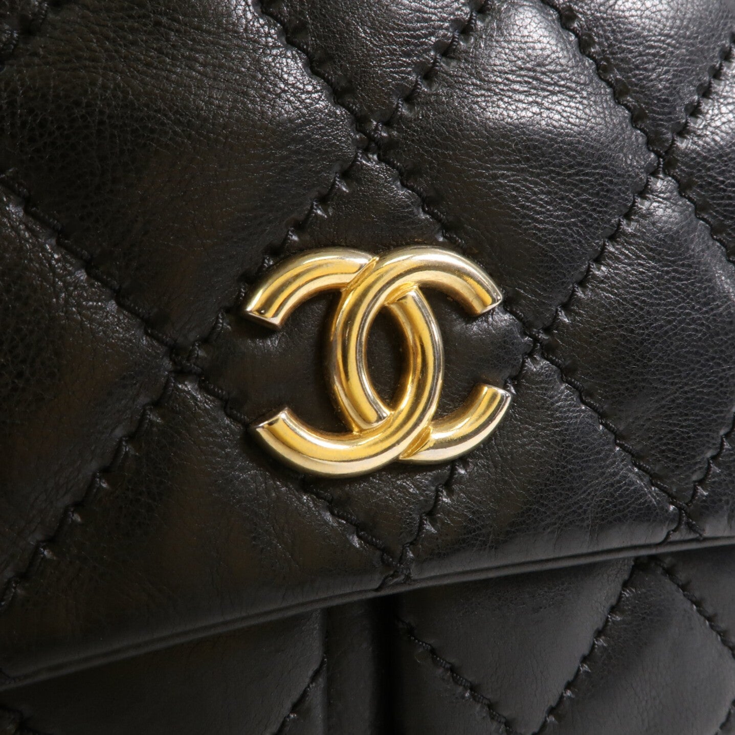 CHANEL 牛皮皮革Chain Shoulder金扣鏈帶肩背袋