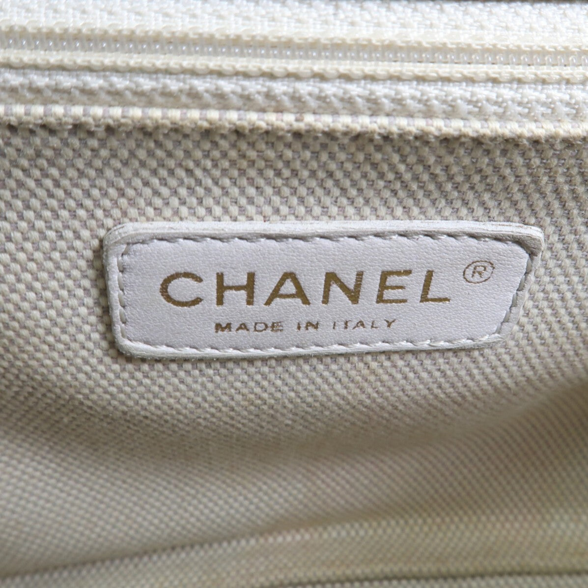 CHANEL 牛皮皮革Chain Shoulder金扣鏈帶肩背袋