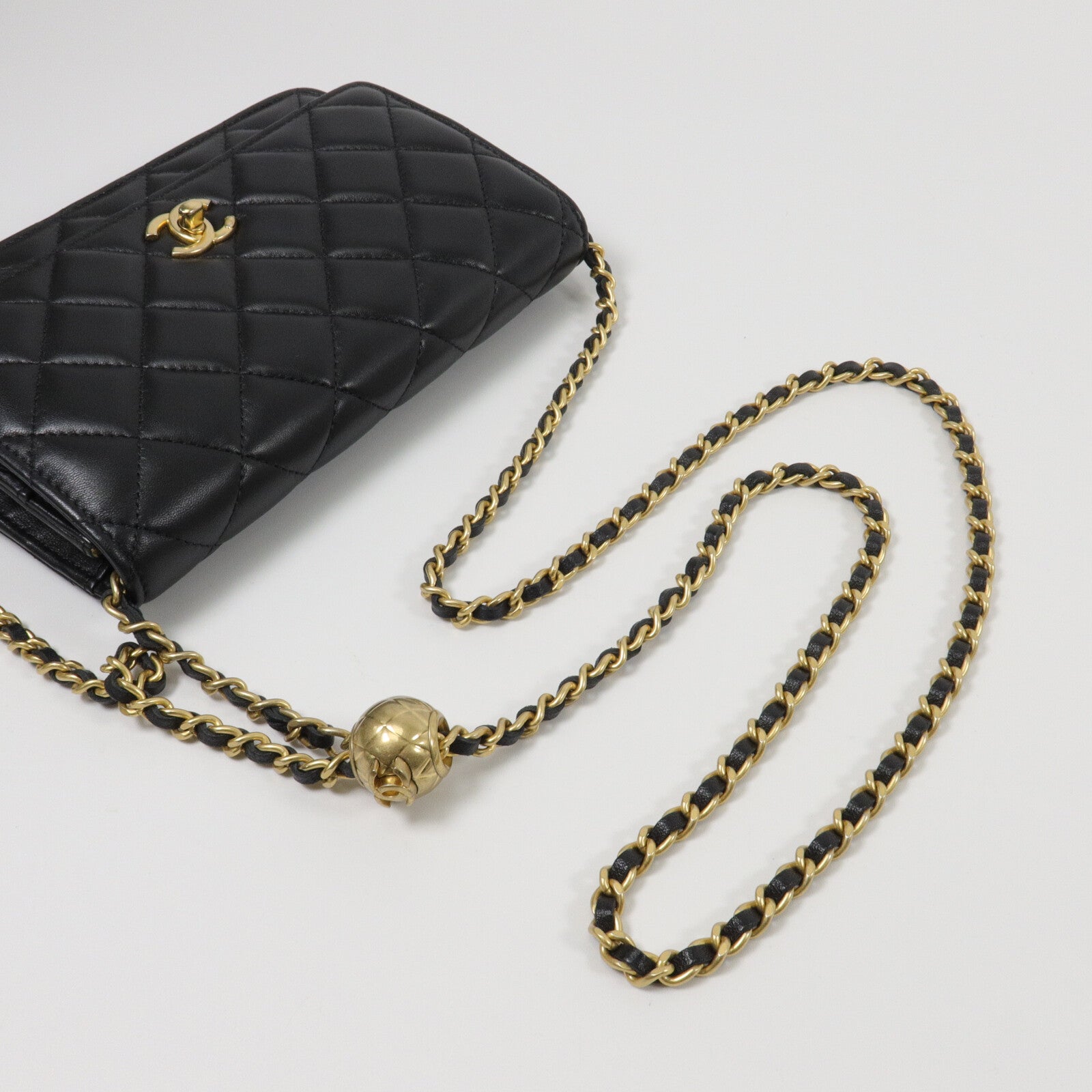 CHANEL 羊皮皮革Wallet On Chain With Gold Ball鏈帶肩背袋