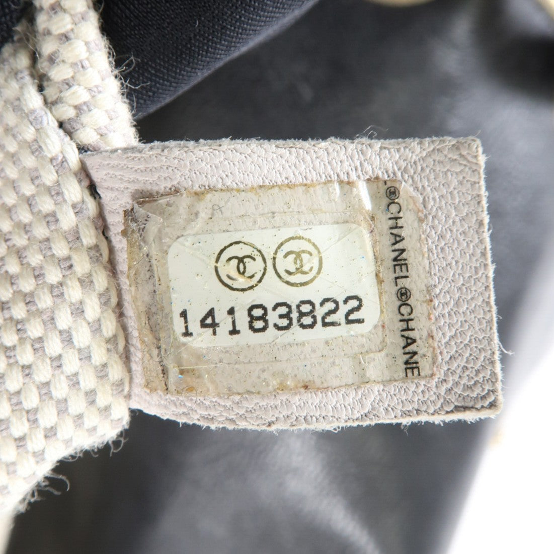 CHANEL 牛皮皮革Chain Shoulder金扣鏈帶肩背袋