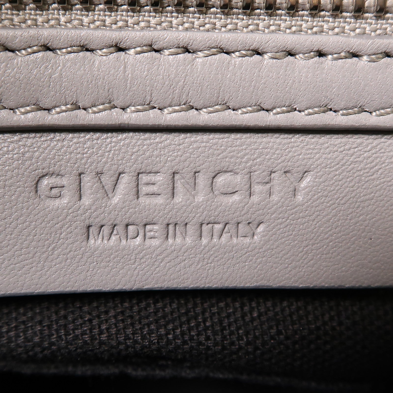 GIVENCHY 牛皮皮革Pandora銀扣肩背袋