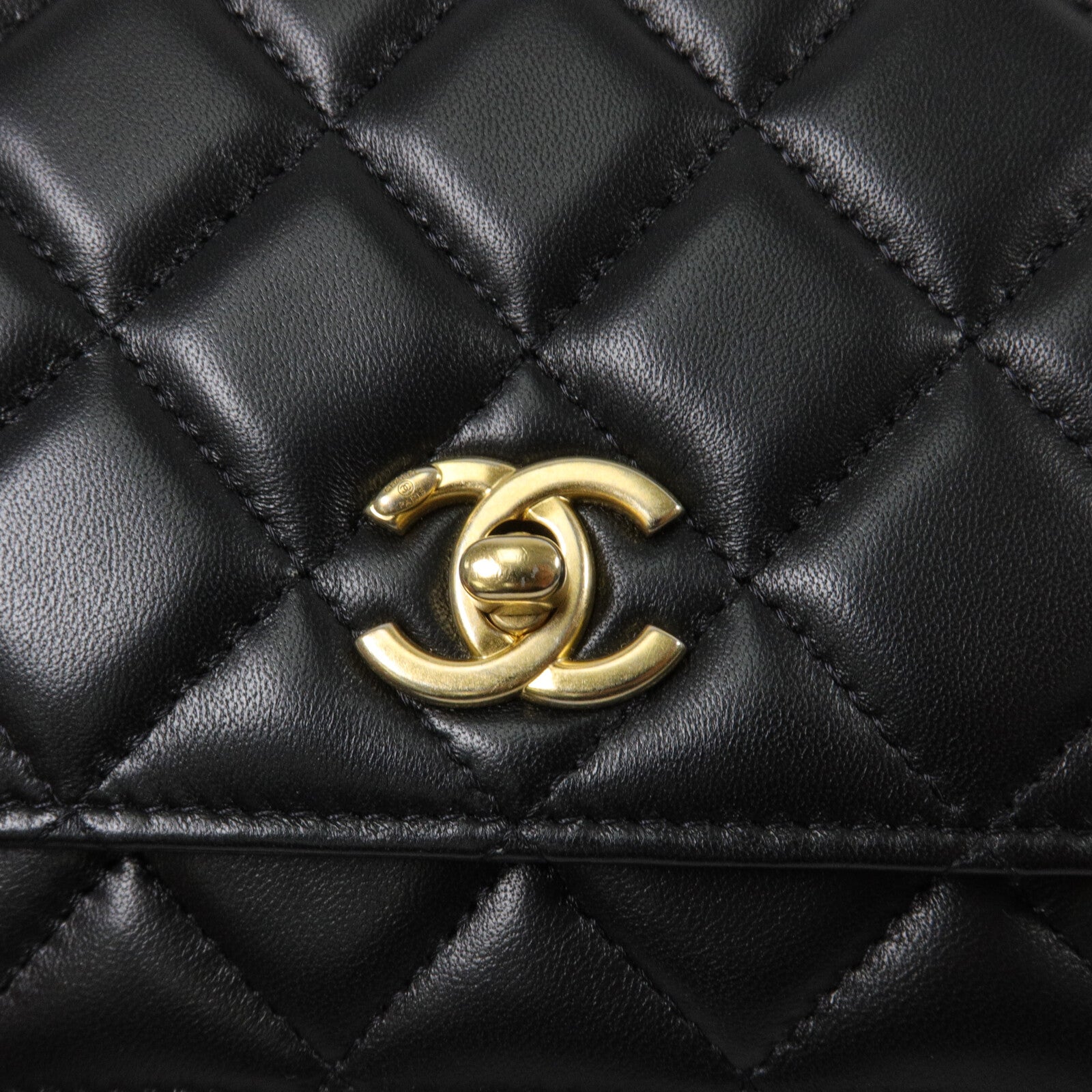 CHANEL 羊皮皮革Wallet On Chain With Gold Ball鏈帶肩背袋