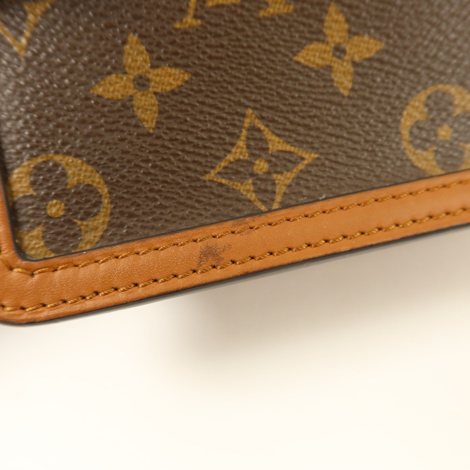 LOUIS VUITTON Monogram Reverse Mini Dauphine金扣肩背袋