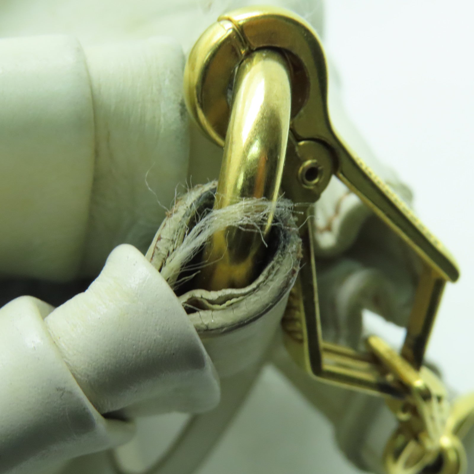 Miu Miu 牛皮皮革2 Way Shoulder金扣手挽肩背兩用袋白色