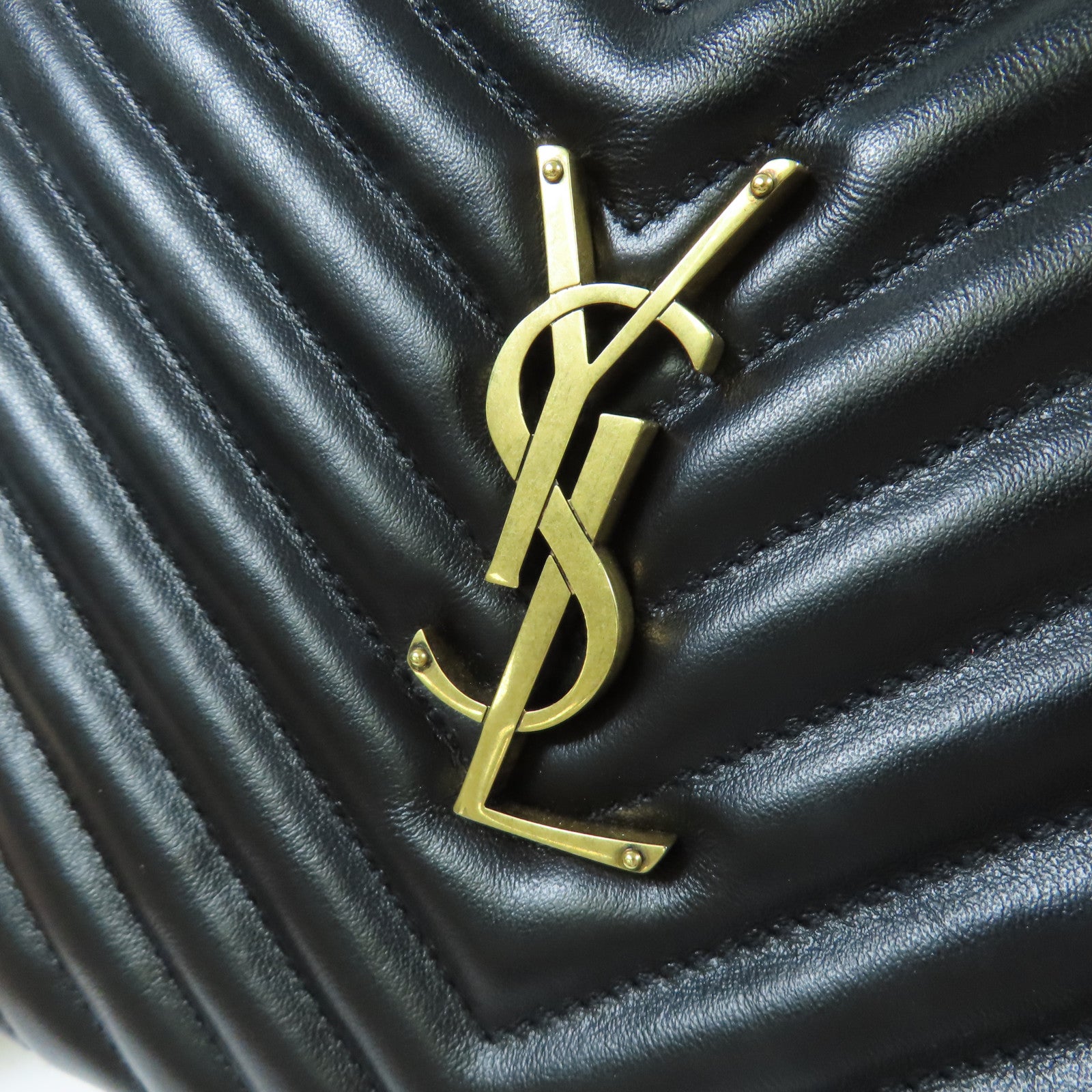 SAINT LAURENT 牛皮皮革Lou Camera金扣肩背袋