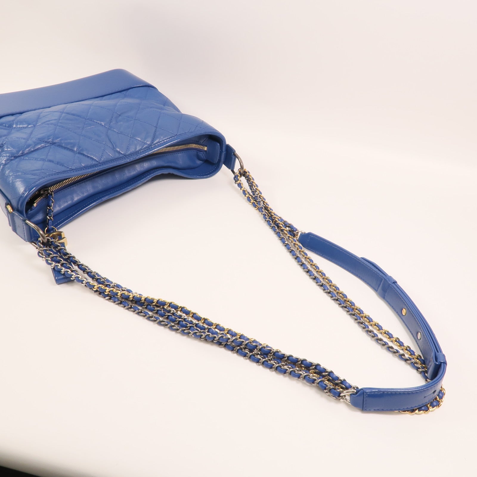 CHANEL 牛皮皮革Gabrielle Hobo Bag金扣鏈帶肩背袋
