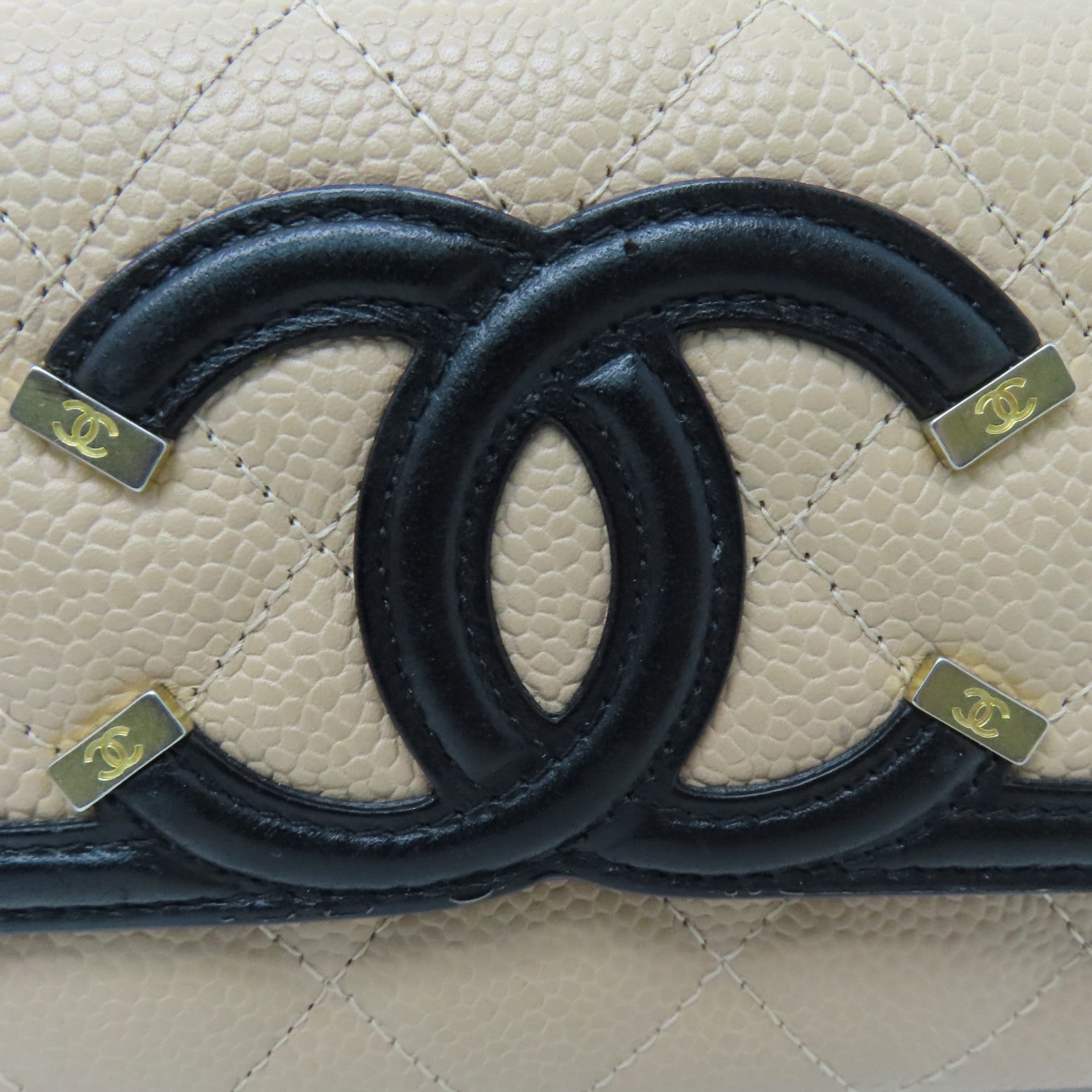 CHANEL 【激減優惠】菱格Caviar皮革Wallet金扣長錢包米色/黑色