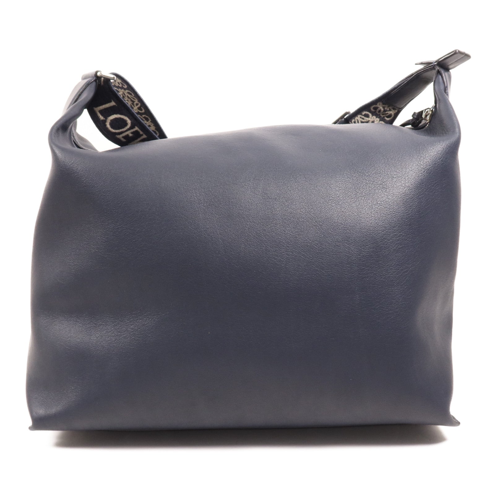 LOEWE 牛皮皮革Cubi Crossbody銀扣肩背袋