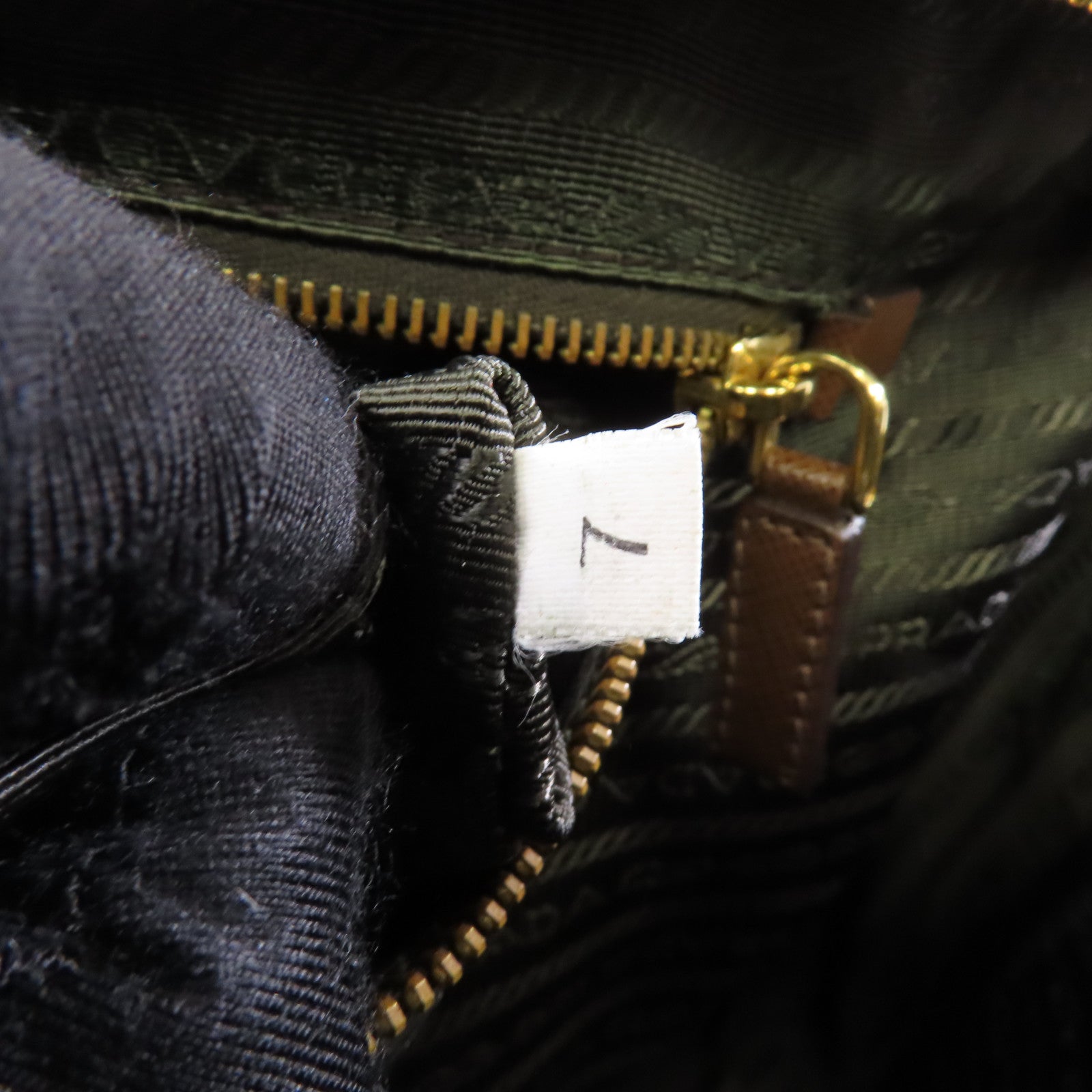 PRADA 牛皮皮革Shoulder Bag/Handbag金扣肩背袋/手挽袋啡色