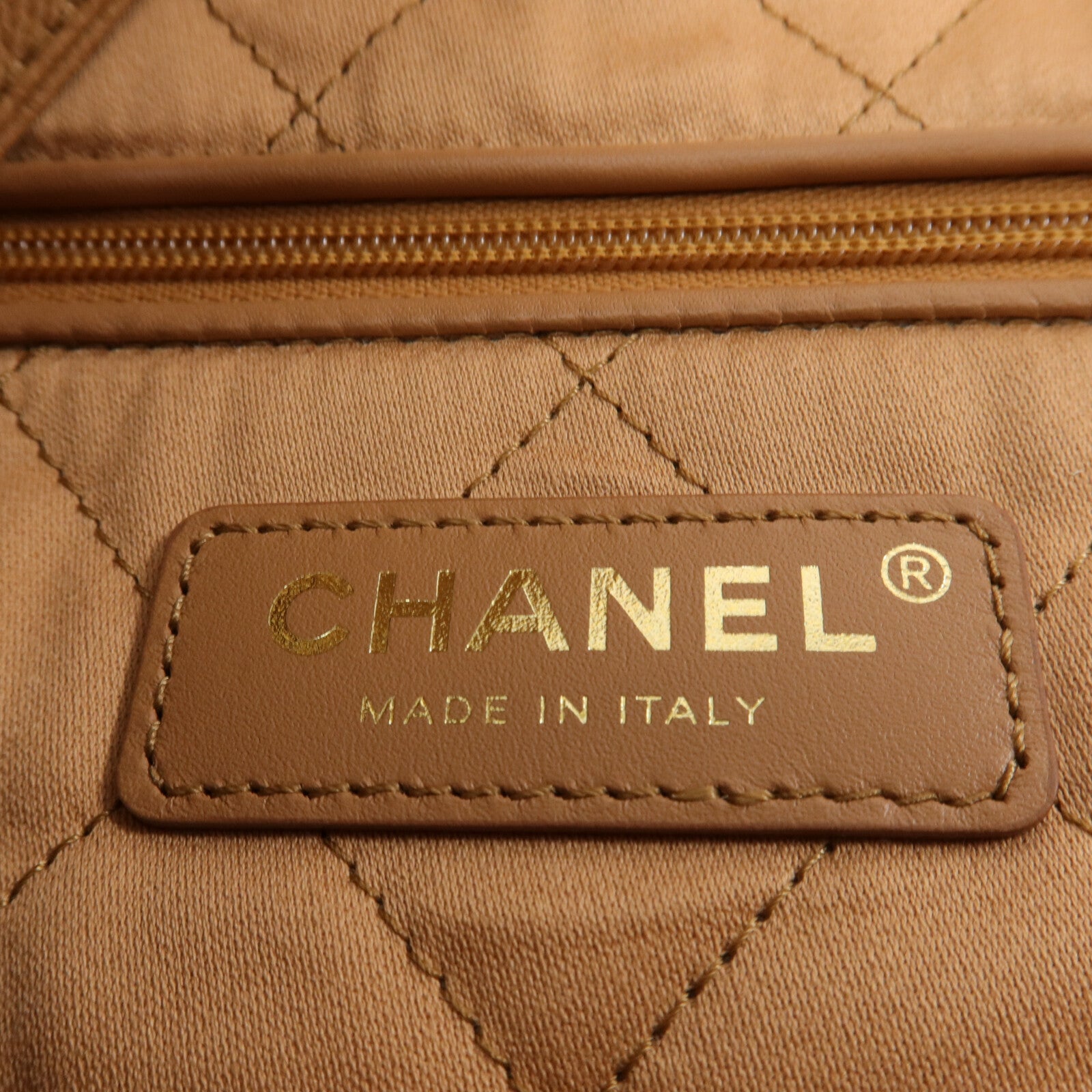 CHANEL 牛皮皮革Chanel 22 Small鏈帶肩背袋