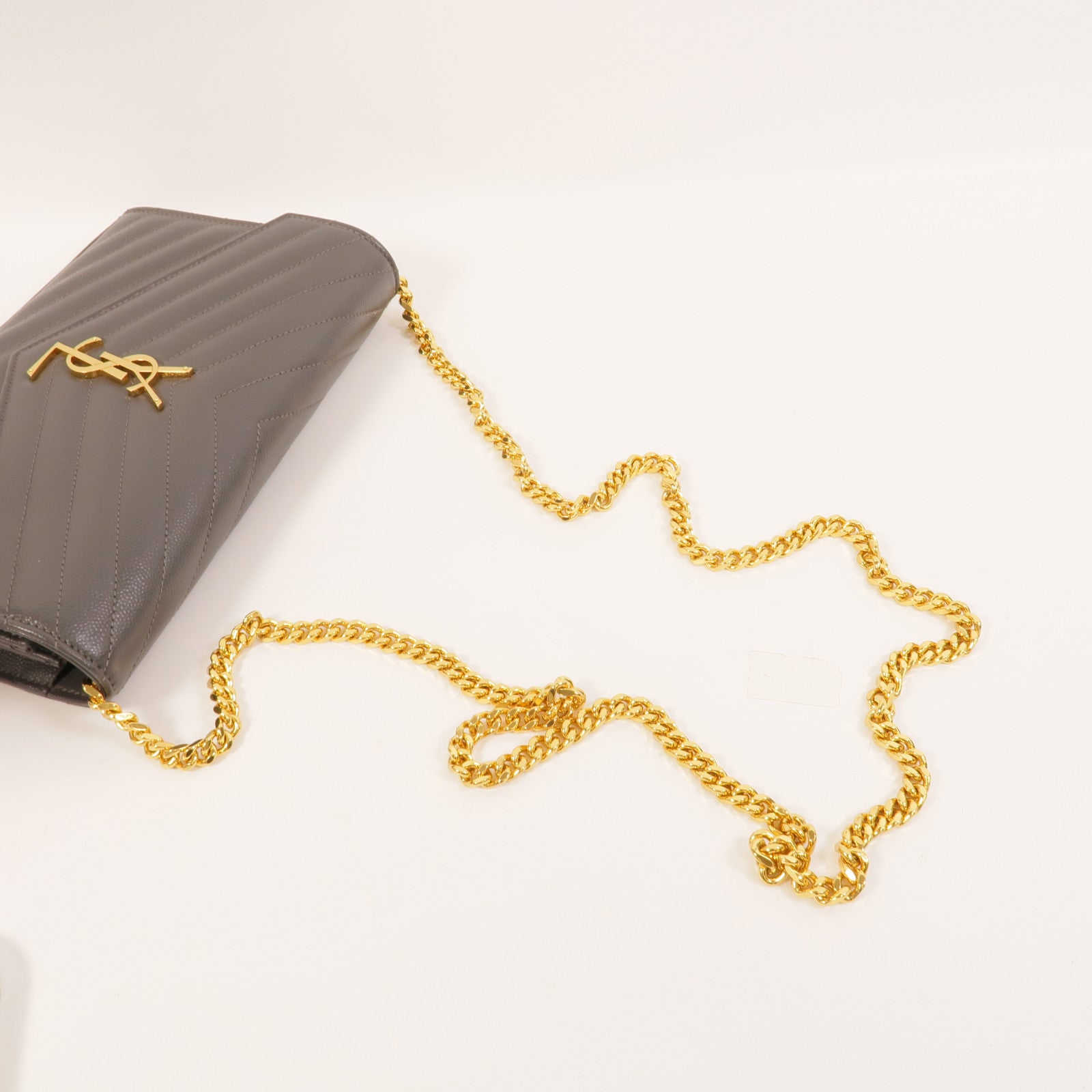 SAINT LAURENT 牛皮皮革Cassandre Envelope肩背袋