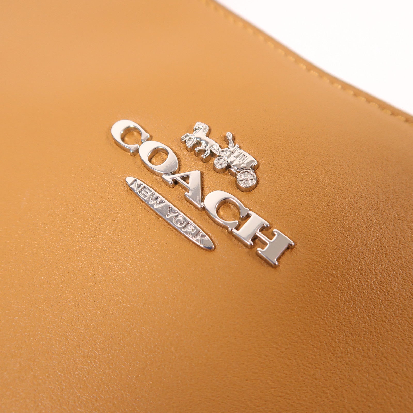 COACH 皮革Shoulder Bag銀扣肩背袋