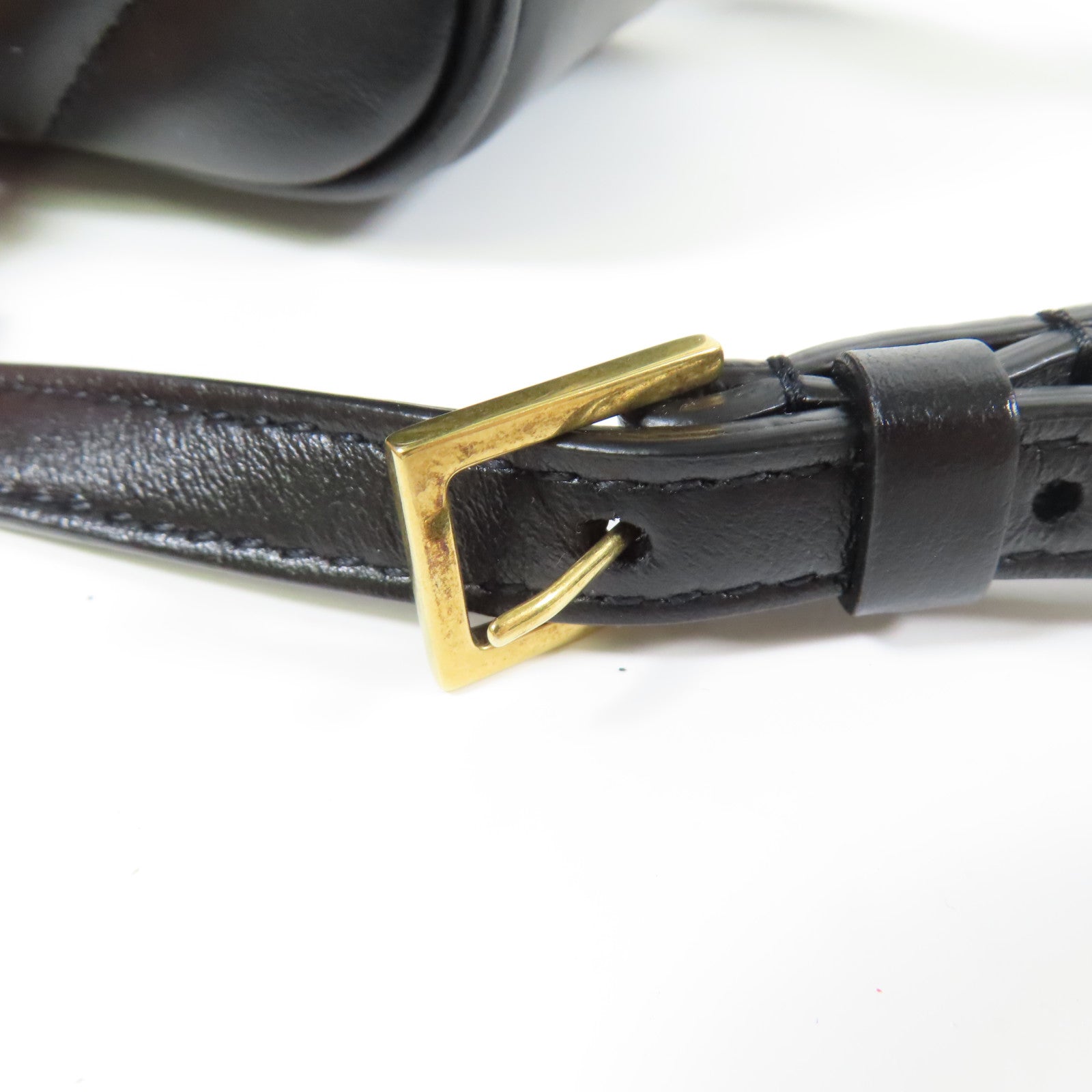 SAINT LAURENT 牛皮皮革Lou Camera金扣肩背袋