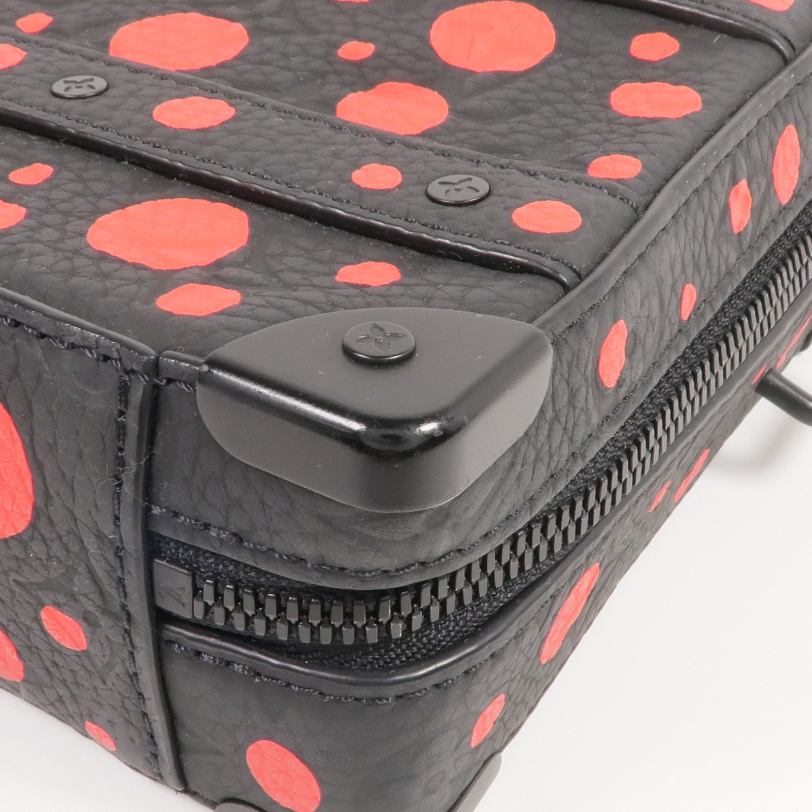 LOUIS VUITTON Monogram Taurillon LV x YK Soft Trunk手挽肩背兩用袋