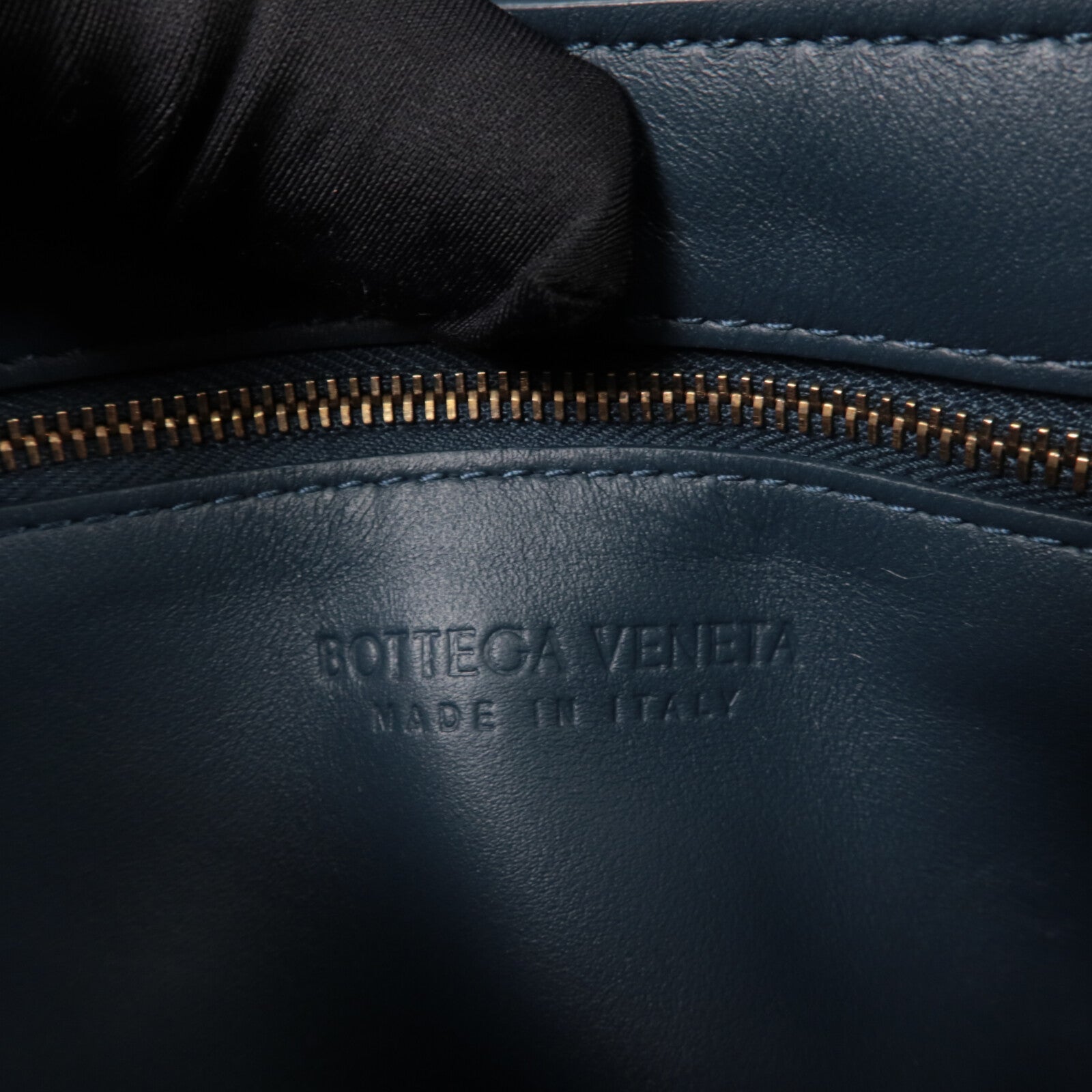 BOTTEGA VENETA 羊皮皮革Padded Cassette肩背袋