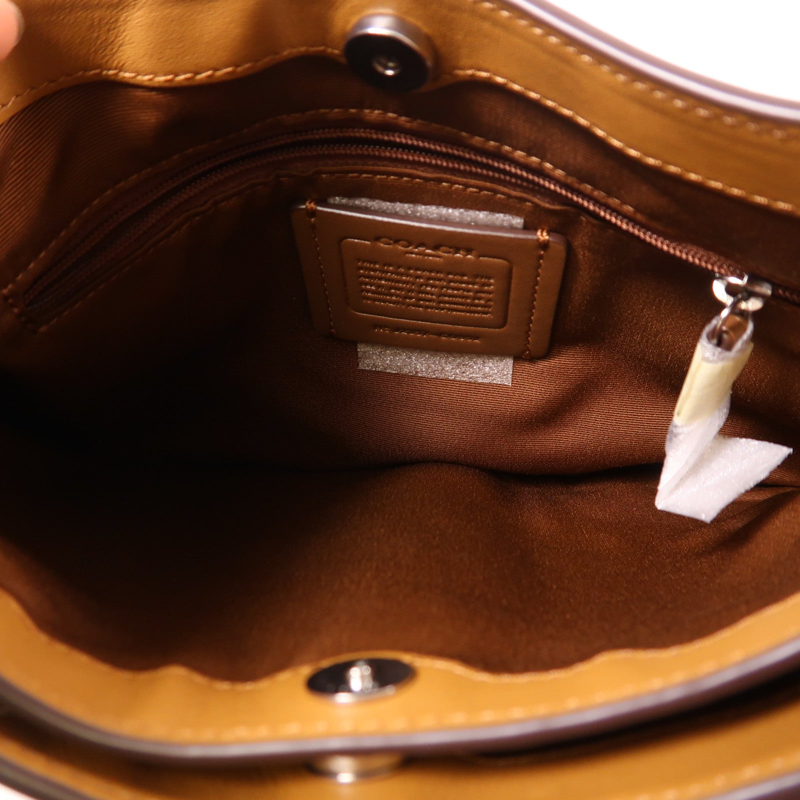 COACH 皮革Shoulder Bag銀扣肩背袋