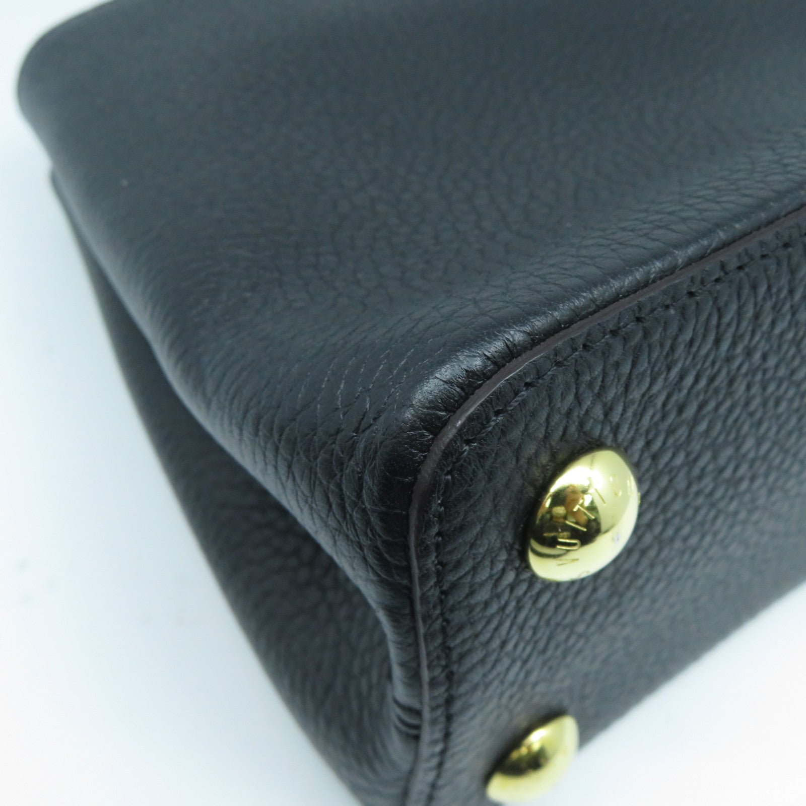 LOUIS VUITTON 【激減優惠】牛皮皮革Capucines BB金扣手挽肩背兩用袋黑色