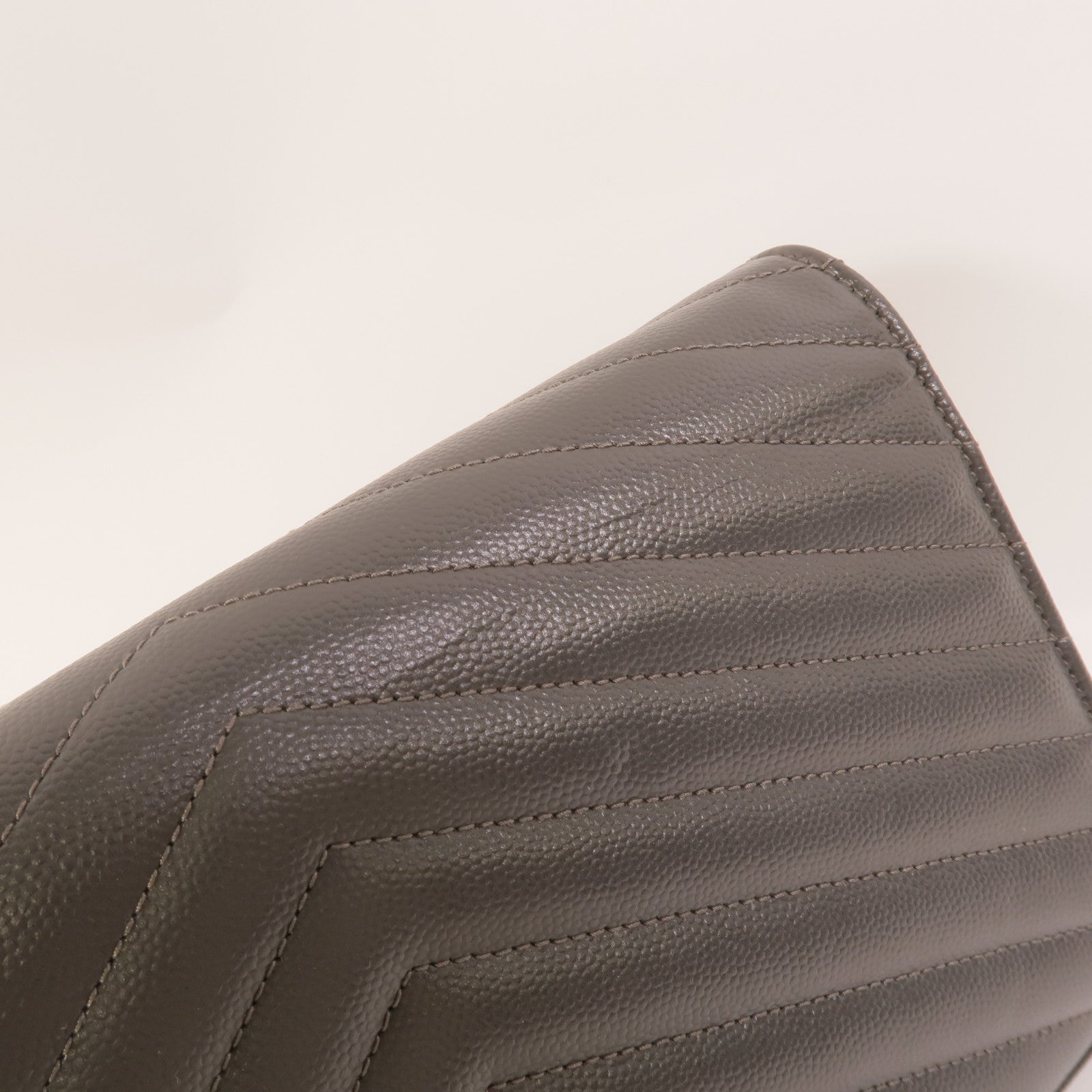 SAINT LAURENT 牛皮皮革Cassandre Envelope肩背袋