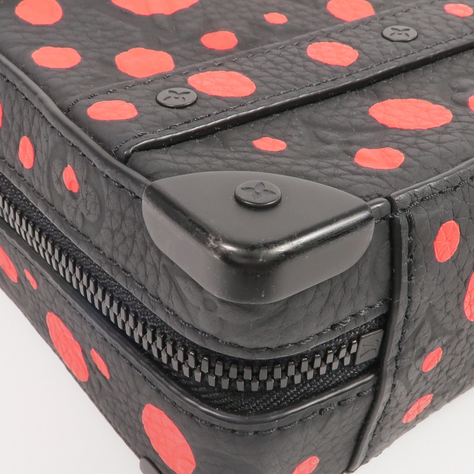 LOUIS VUITTON Monogram Taurillon LV x YK Soft Trunk手挽肩背兩用袋