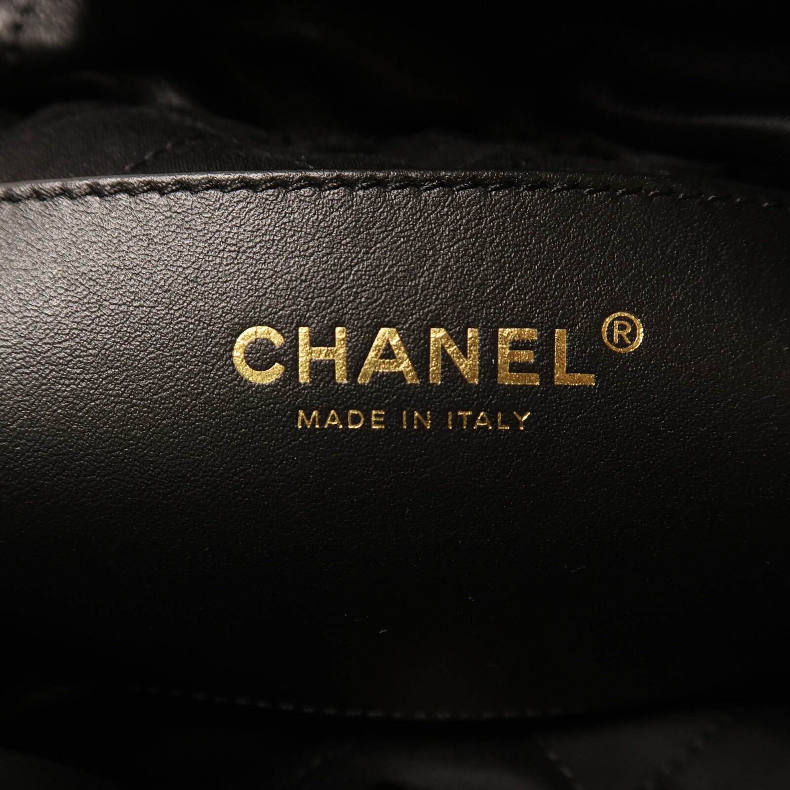 CHANEL 牛皮皮革Chanel Mini 22金扣鏈帶肩背袋