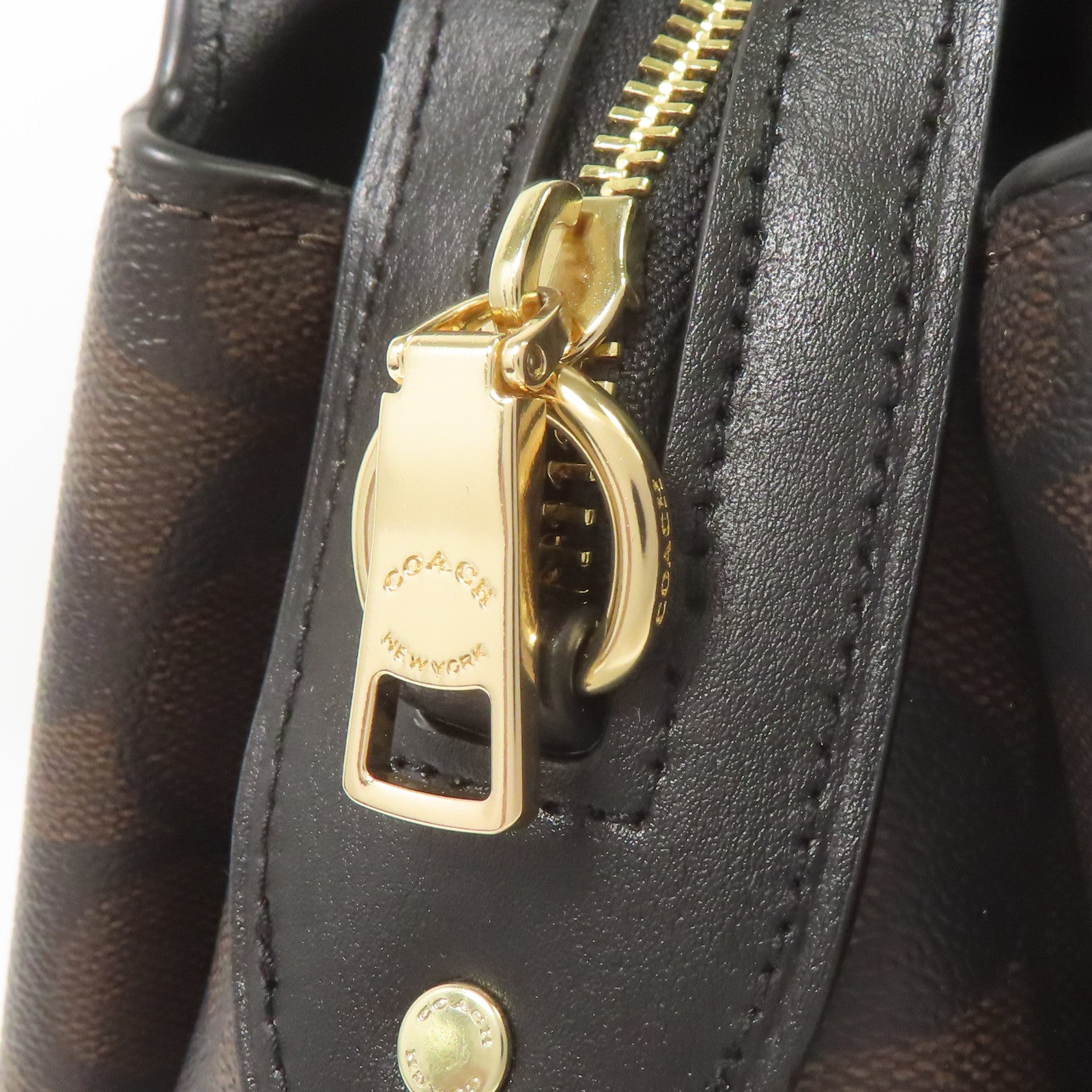 COACH 塗層帆布Shoulder Bag金扣手挽肩背兩用袋