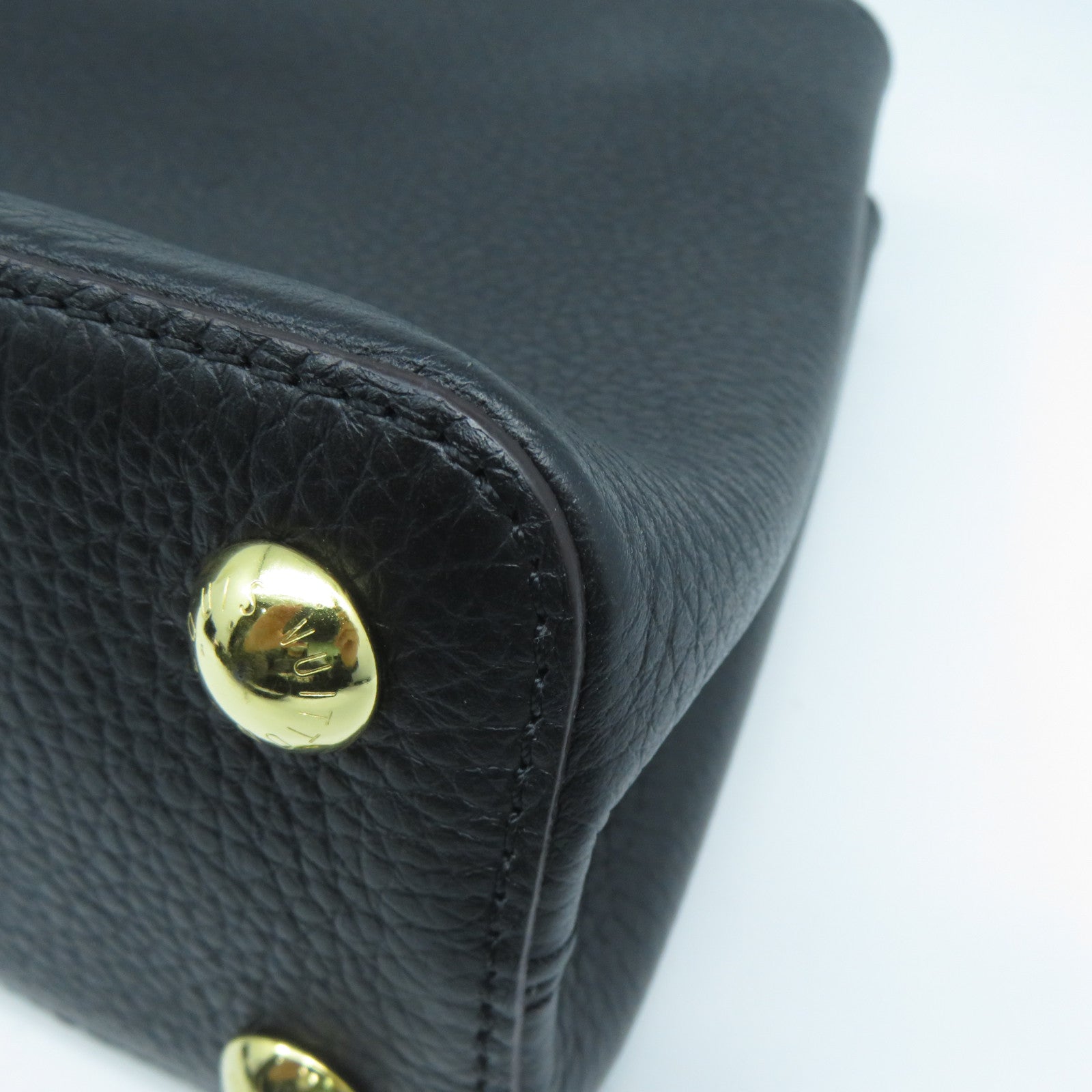 LOUIS VUITTON 【激減優惠】牛皮皮革Capucines BB金扣手挽肩背兩用袋黑色