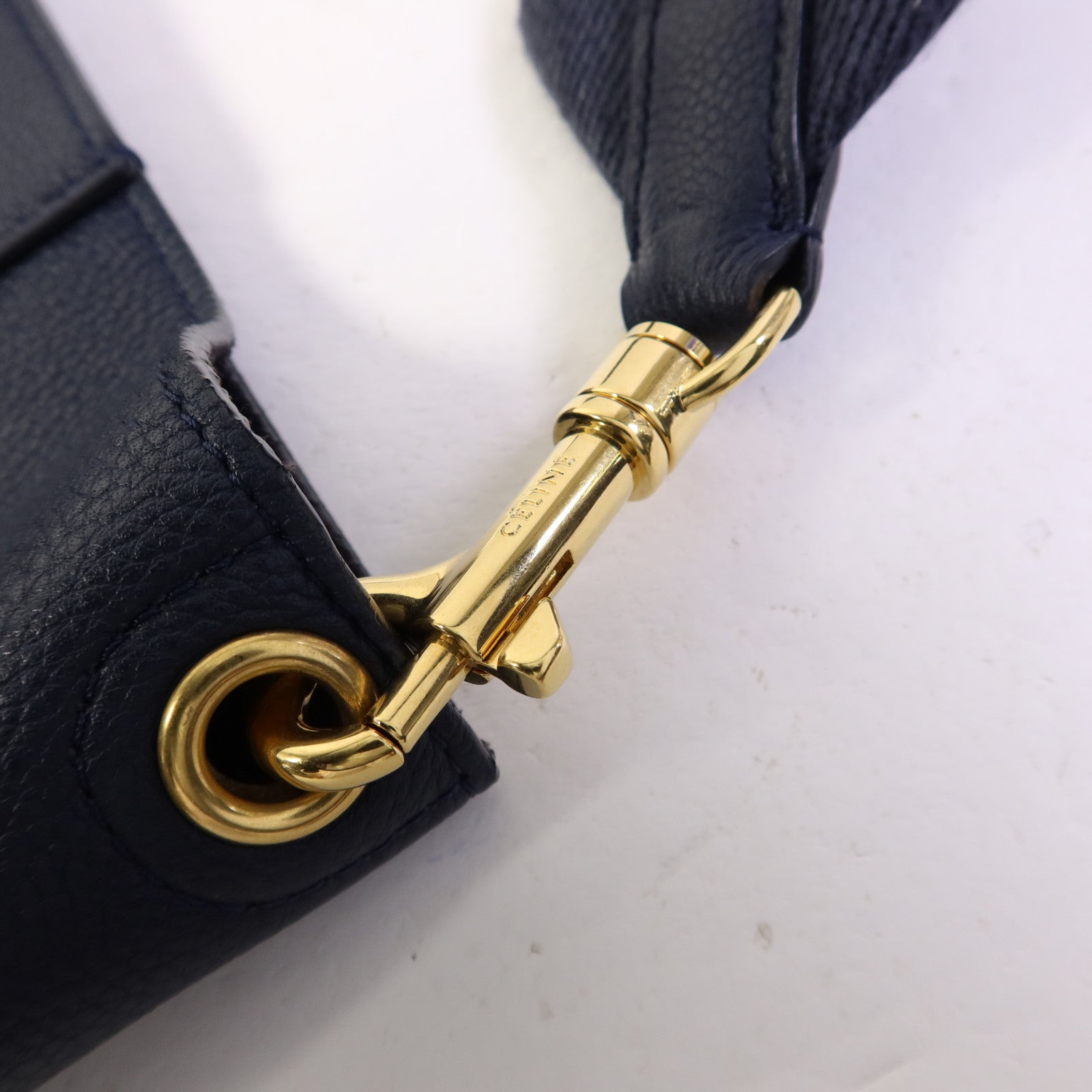 CELINE 牛皮皮革Sangle Bucket Bag Large金扣肩背袋