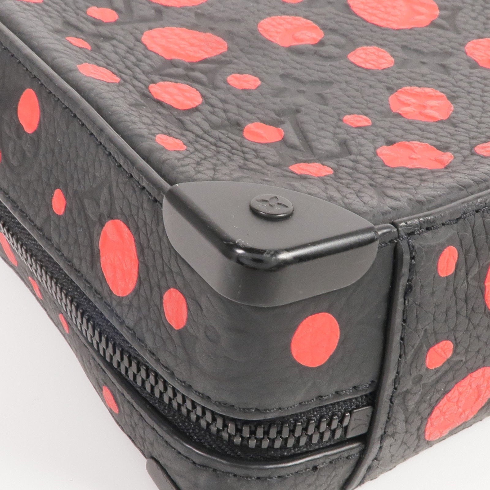 LOUIS VUITTON Monogram Taurillon LV x YK Soft Trunk手挽肩背兩用袋