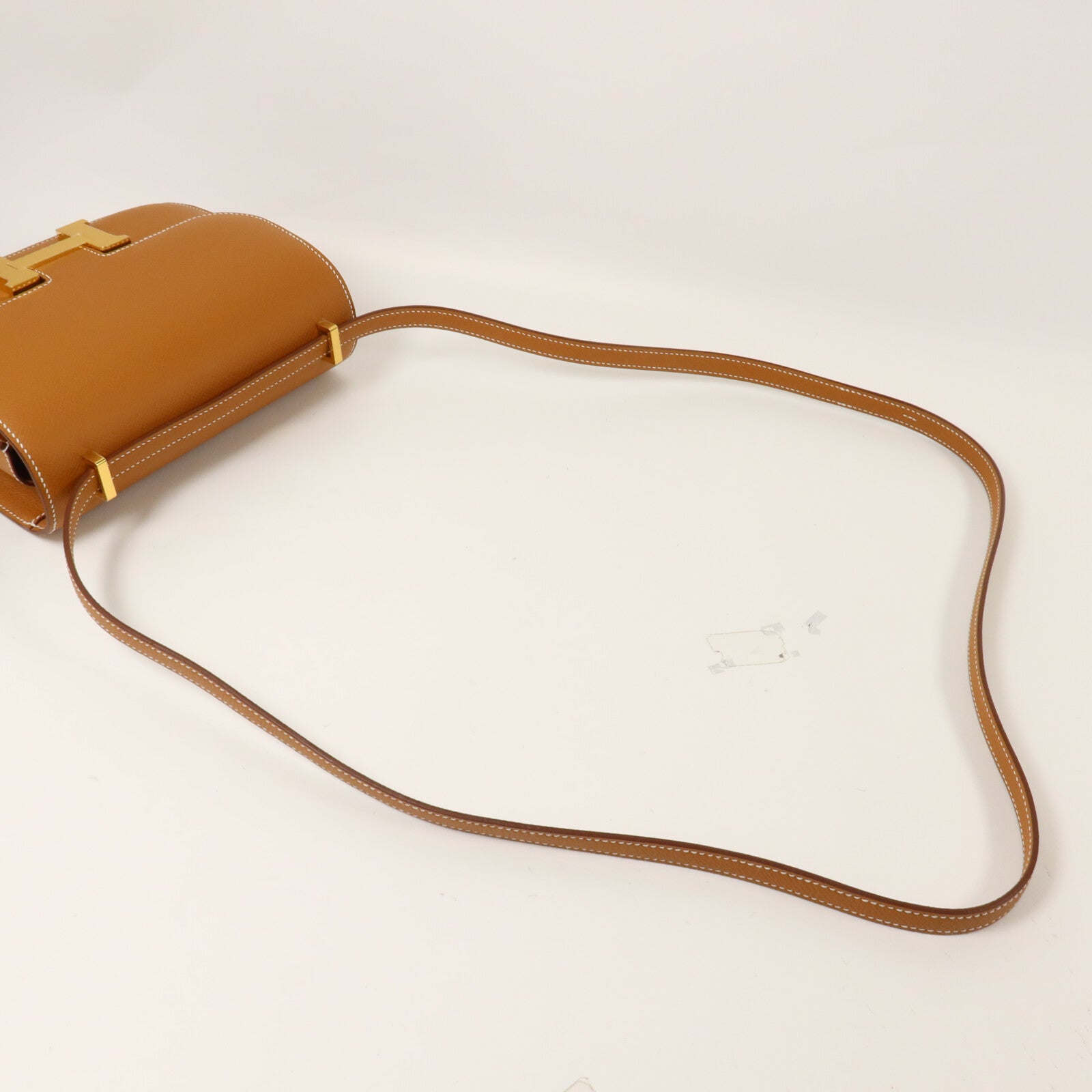HERMES Epsom皮革Constance Mini肩背袋Gold