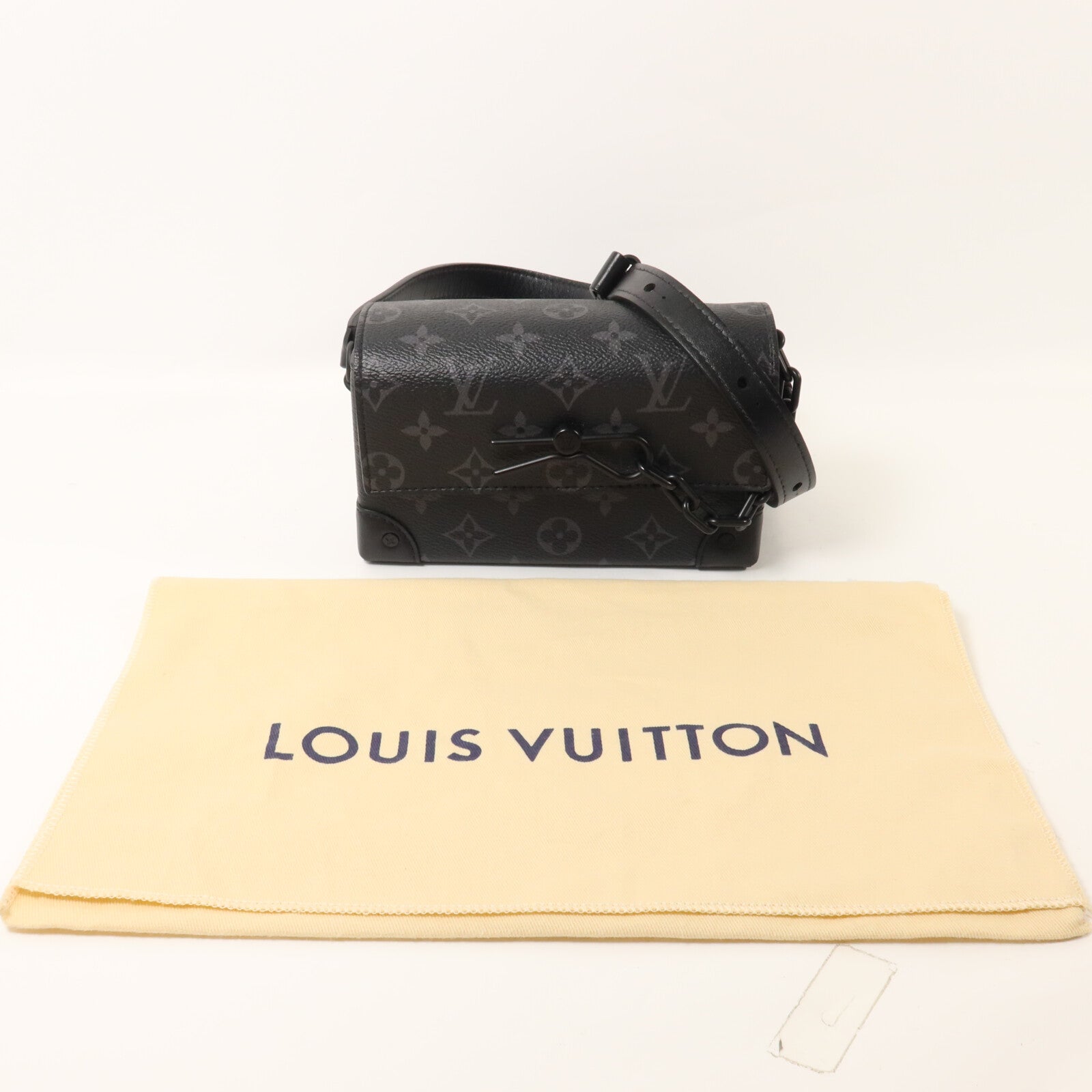 LOUIS VUITTON Monogram Eclipse Steamer Wearable Wallet肩背袋