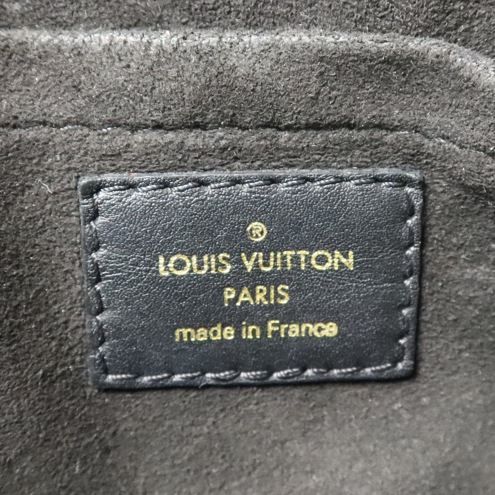 LOUIS VUITTON 牛皮皮革New Wave Camera Bag鏈帶肩背袋