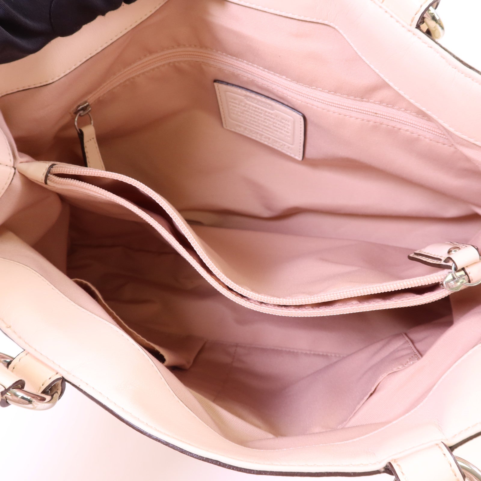 COACH 帆布Shoulder Bag銀扣肩背袋