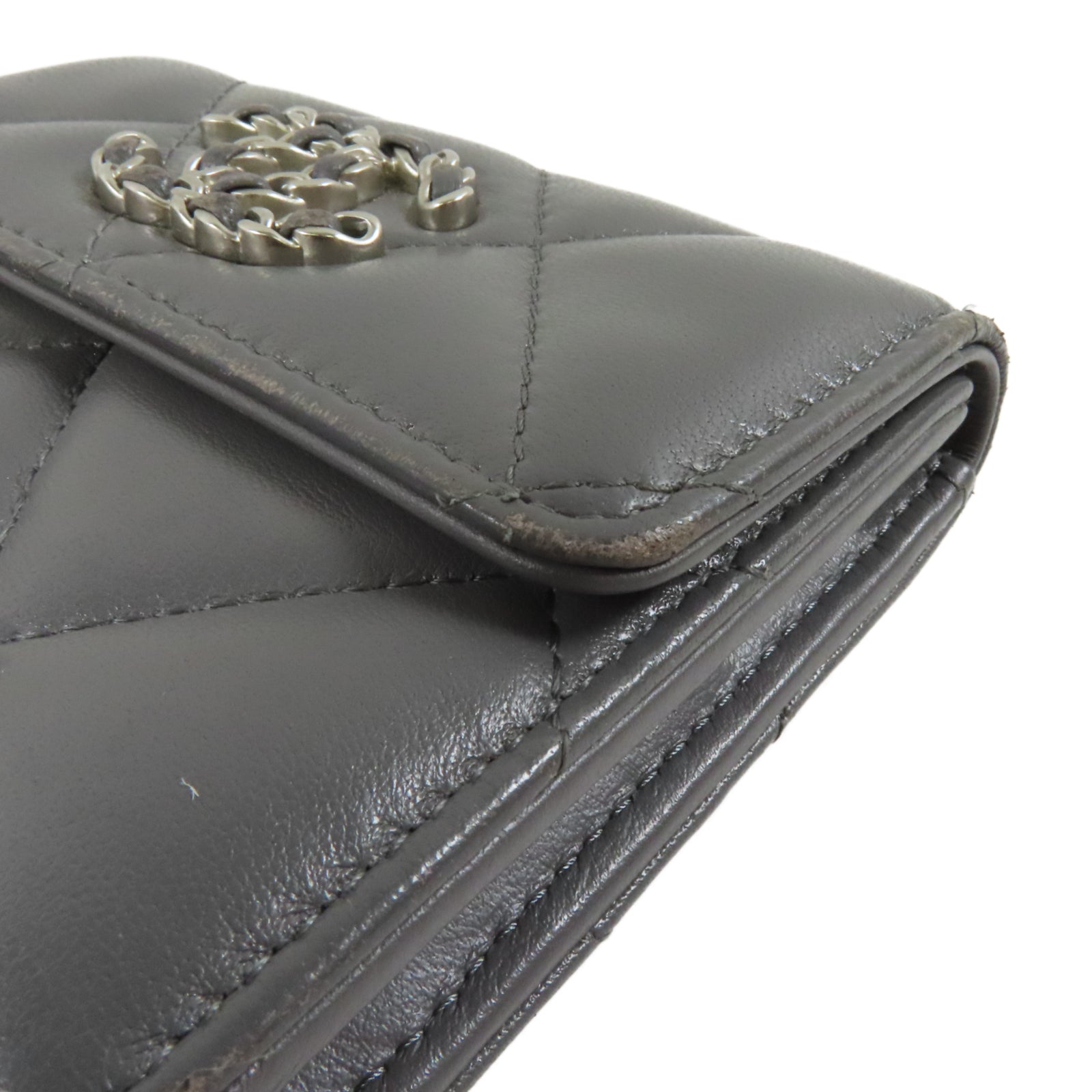 CHANEL 【激減優惠】菱格羊皮皮革Chanel 19 Small Flap Wallet銀扣錢包灰色