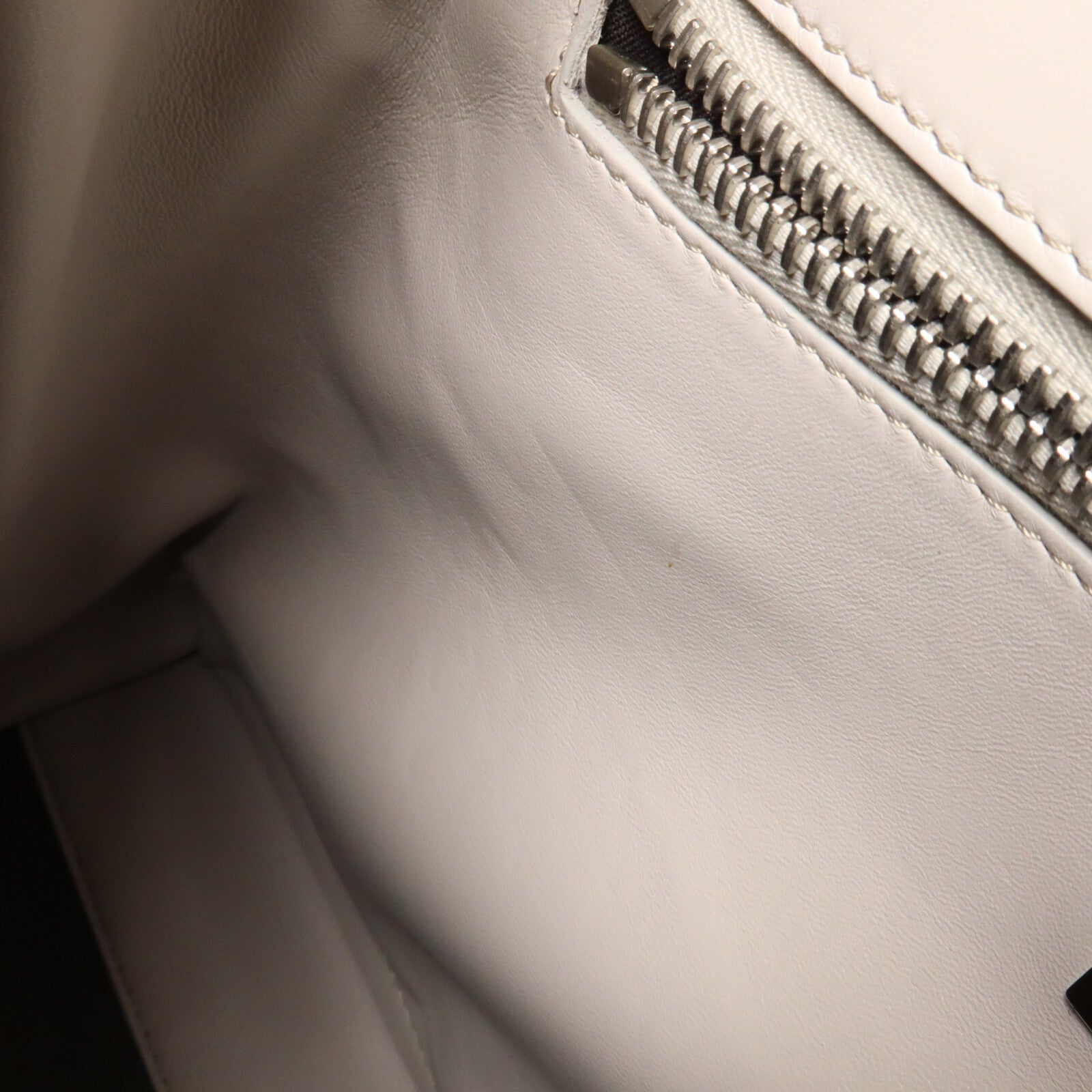 FENDI 牛皮皮革Peekaboo Medium手挽肩背兩用袋