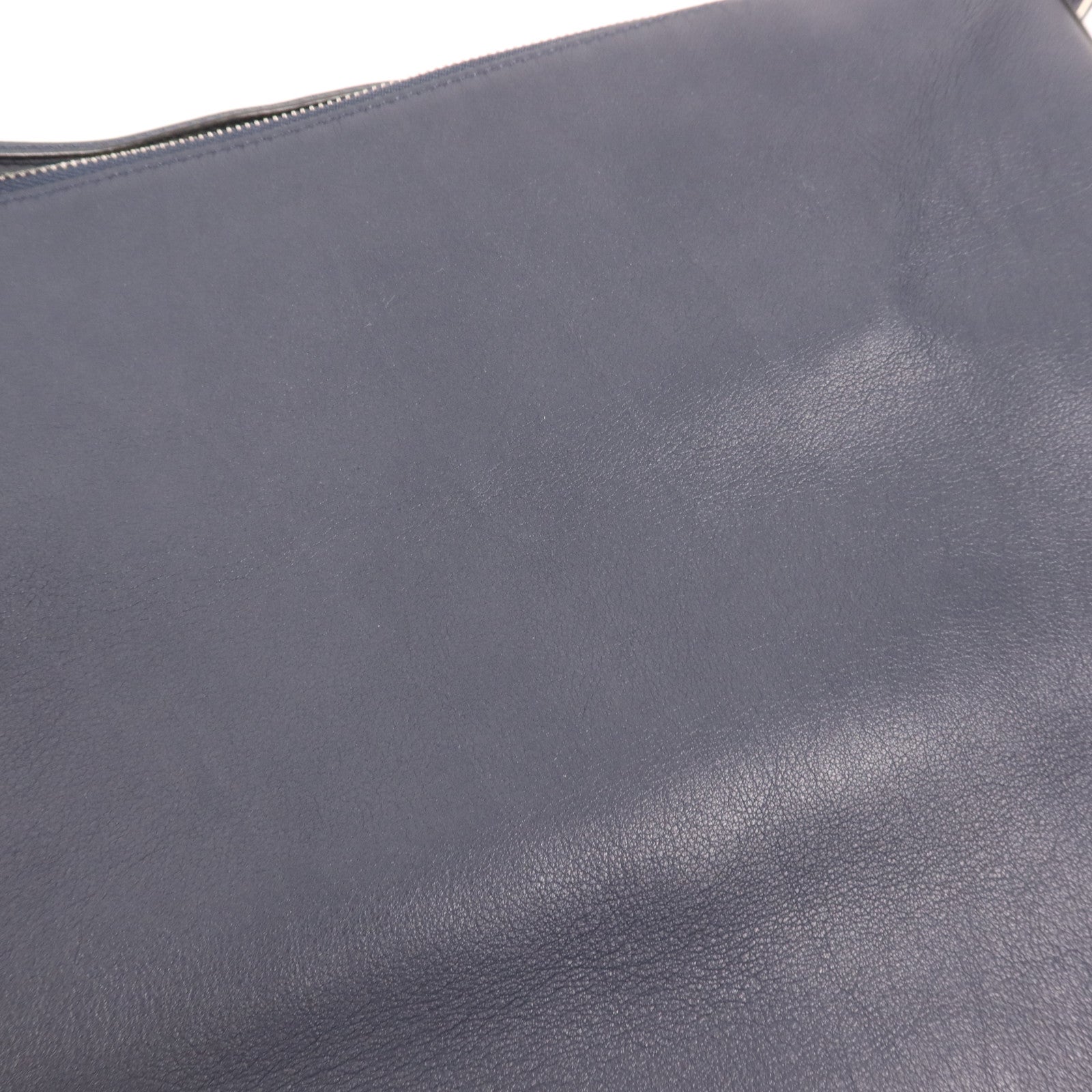 LOEWE 牛皮皮革Cubi Crossbody銀扣肩背袋