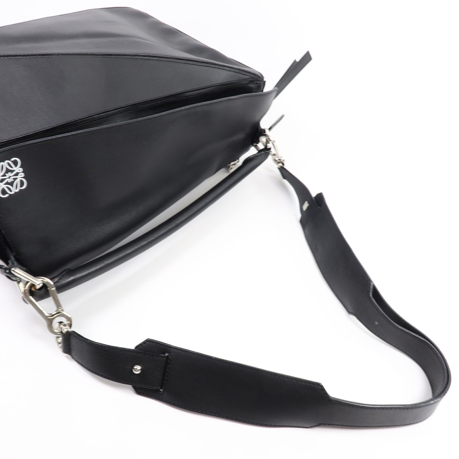 LOEWE 牛皮皮革Large Puzzle Edge Bag手挽肩背兩用袋