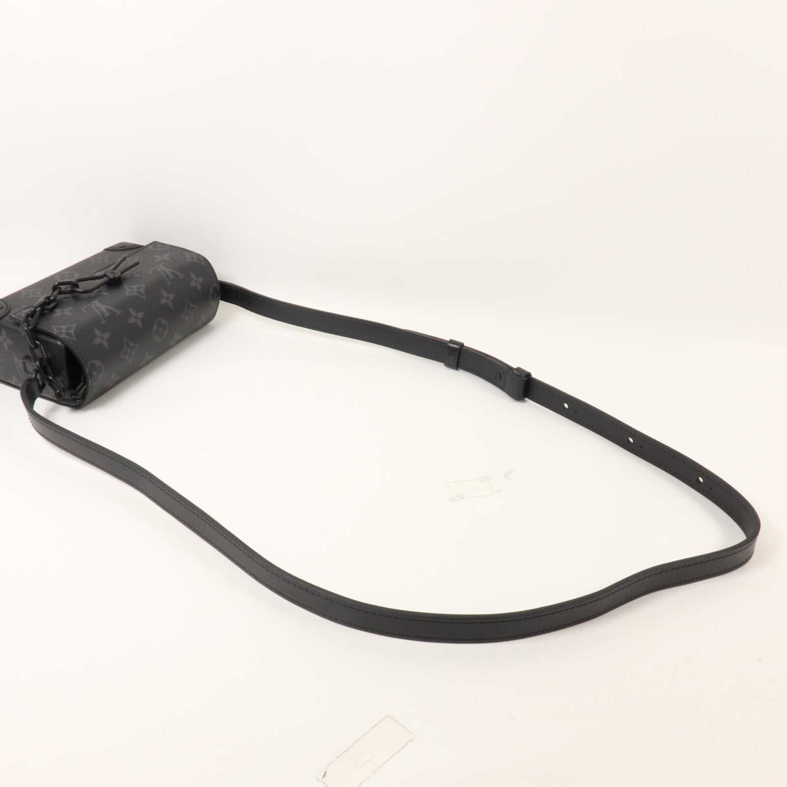 LOUIS VUITTON Monogram Eclipse Steamer Wearable Wallet肩背袋