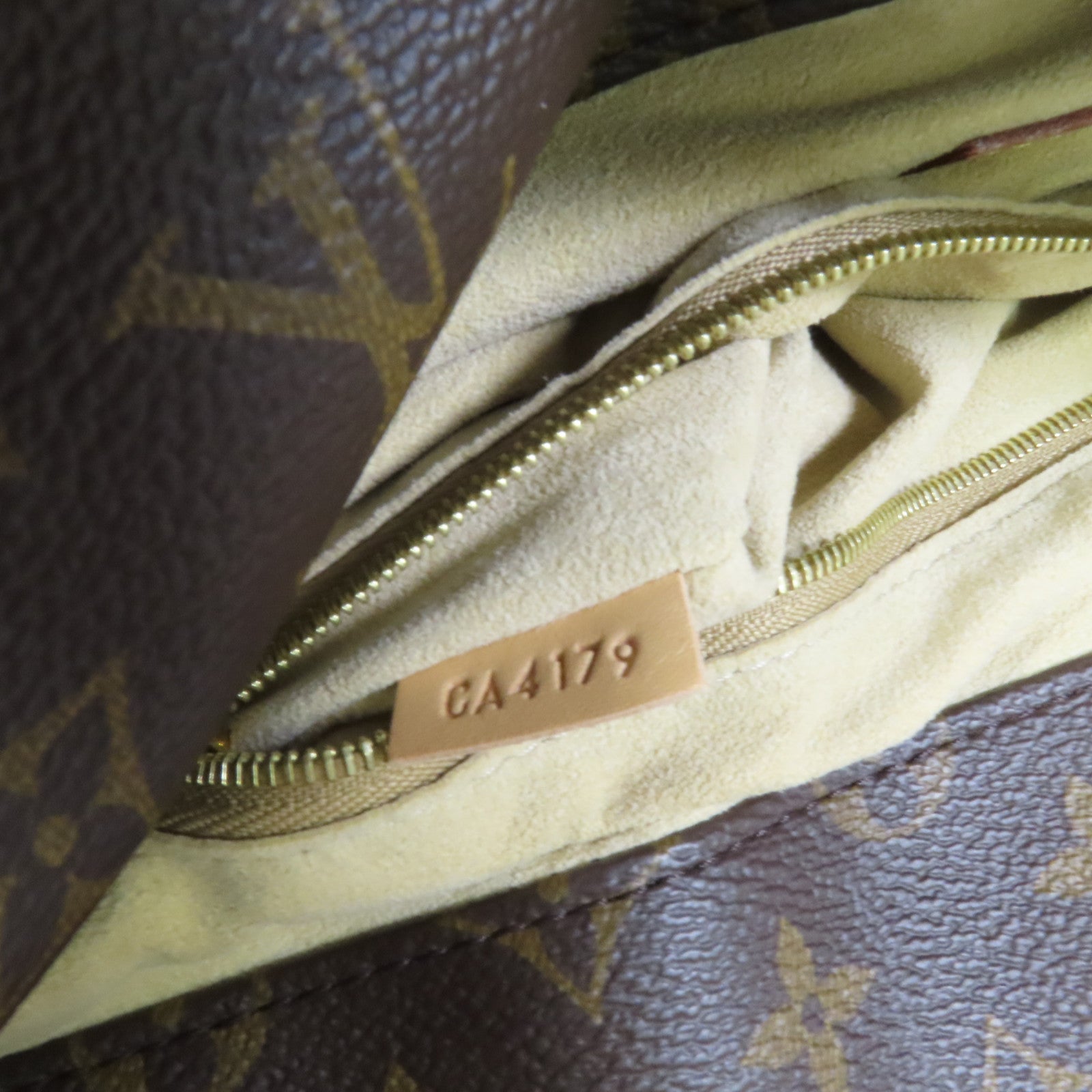 LOUIS VUITTON Monogram Artsy MM金扣肩背袋